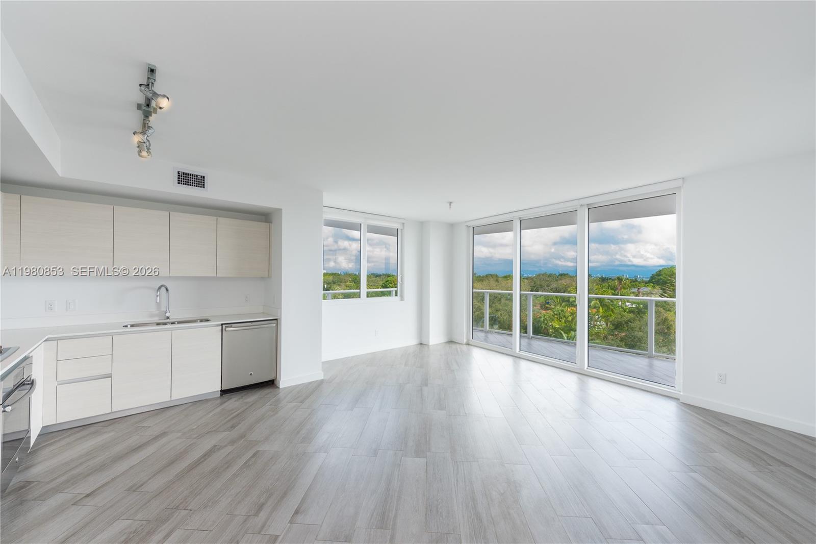 4250 Biscayne Blvd # 502