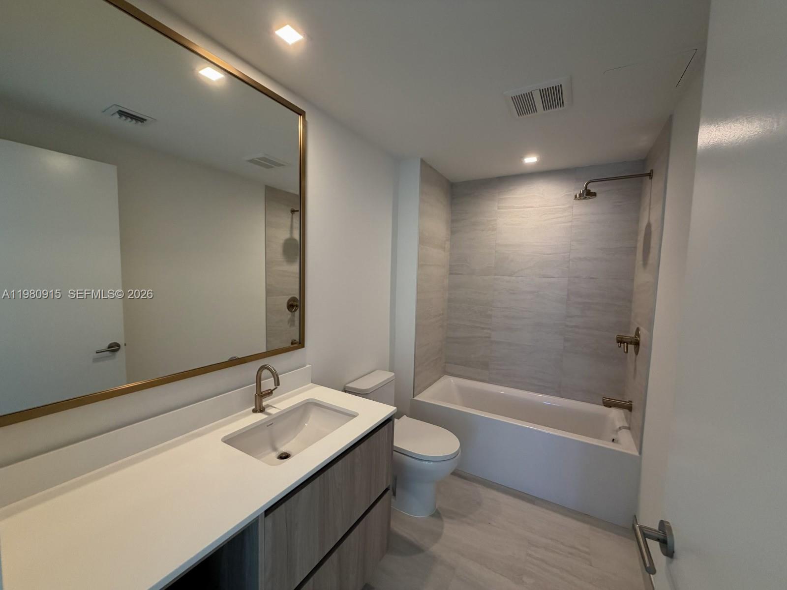 77 SE 5th Street # 3204