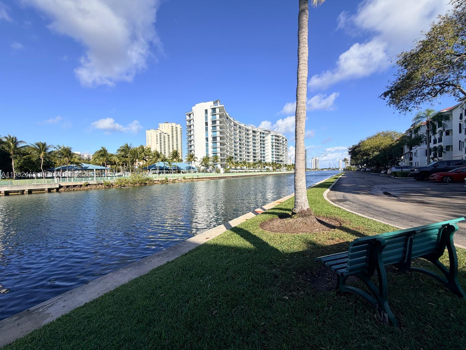 3165 NE 184th St # 6102