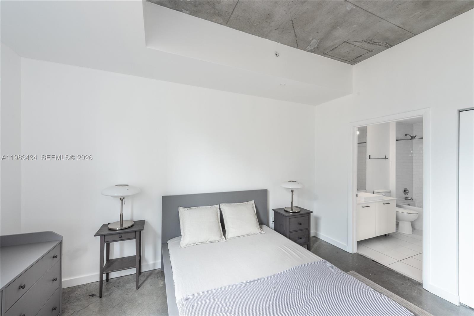 151 SE 1st St # 1709