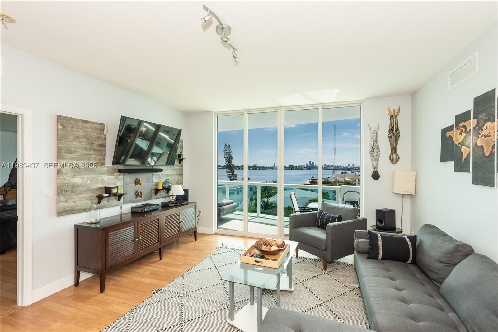 7910 Harbor Island Dr # 502