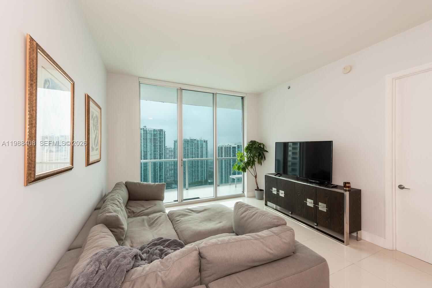 55 SE 6th St # 4200