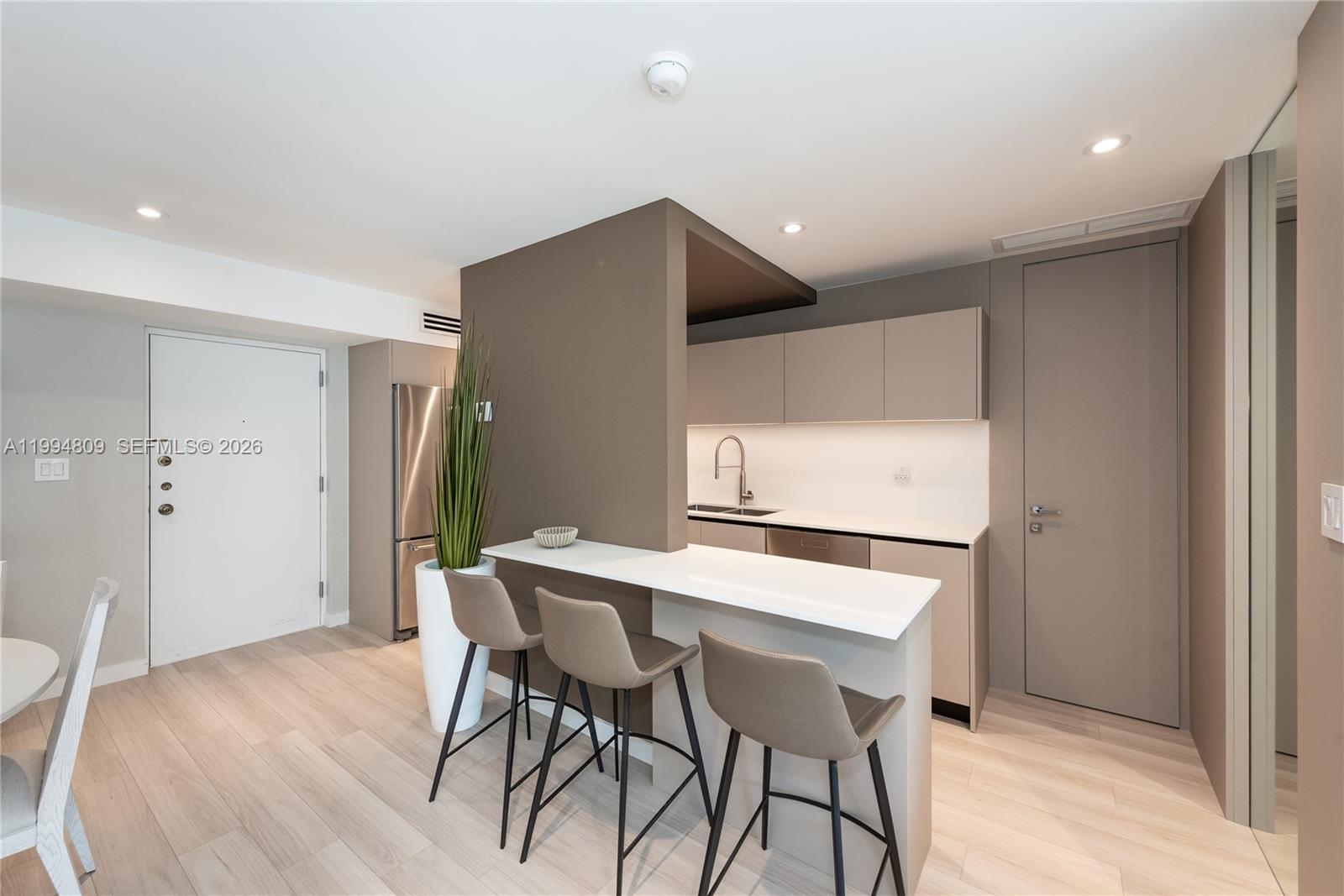 255 Galen Dr # 2I