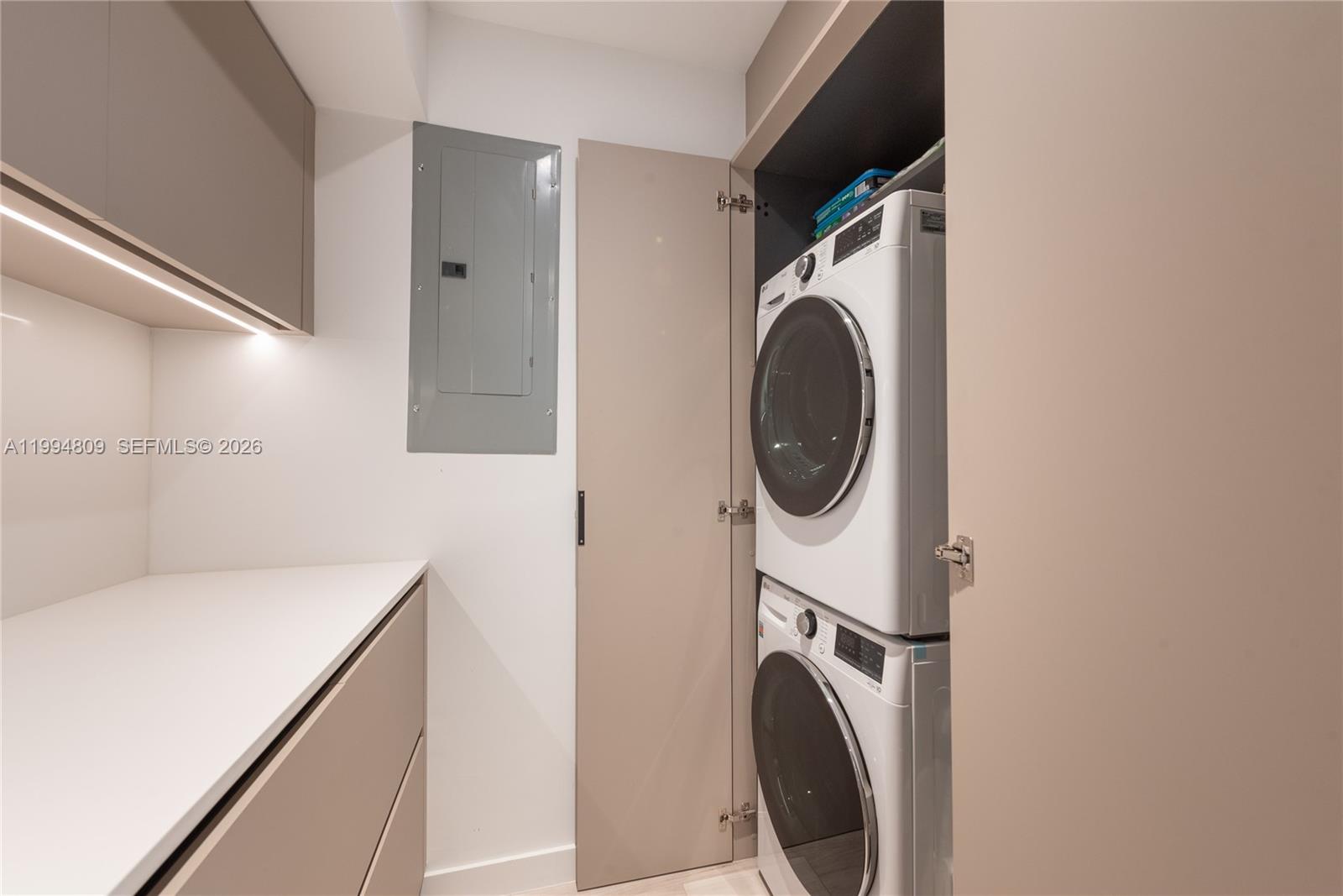 255 Galen Dr # 2I