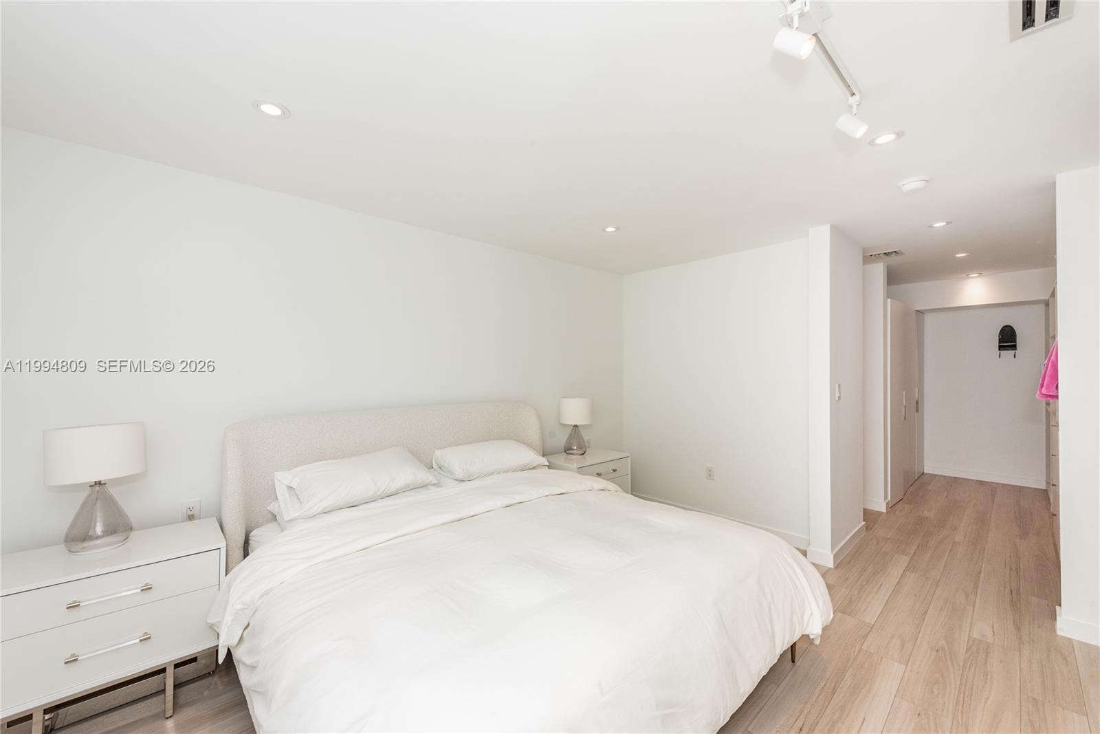 255 Galen Dr # 2I