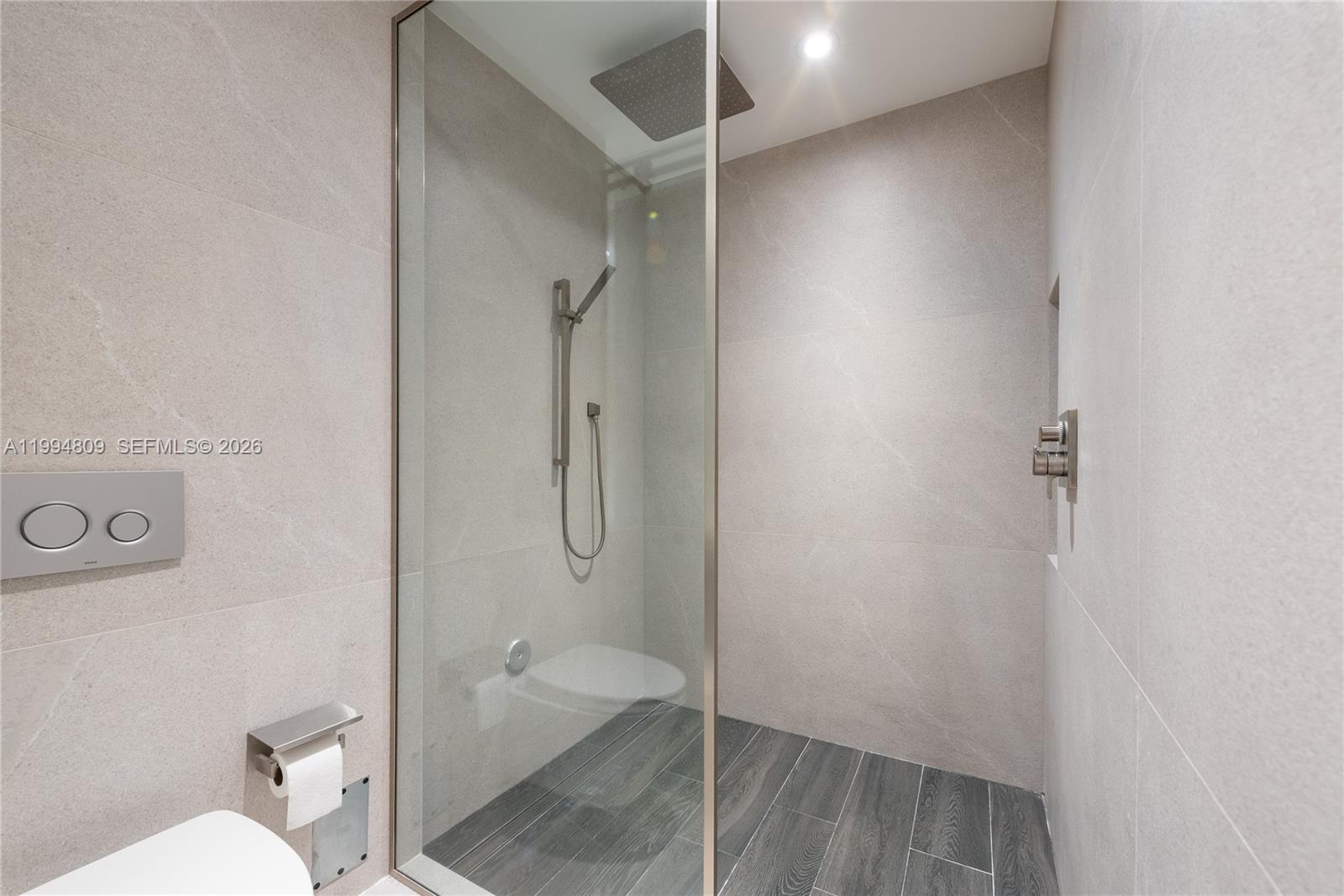 255 Galen Dr # 2I