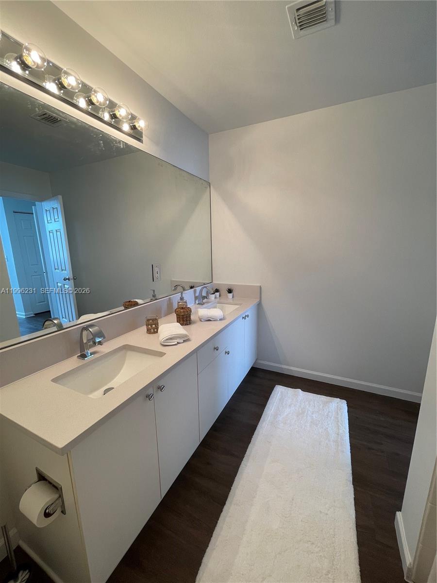 11720 Saint Andrews Pl # 302