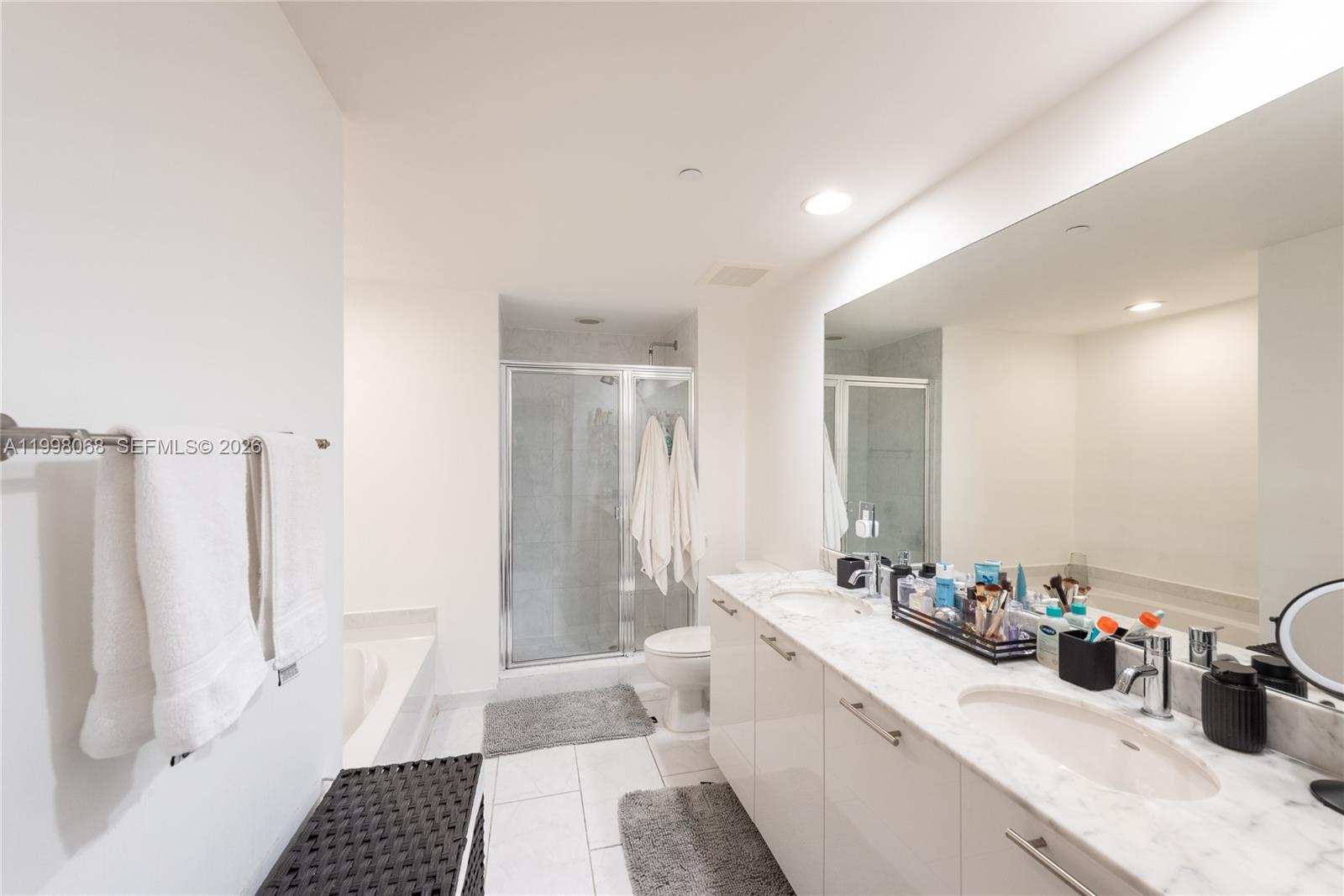 950 Brickell Bay Dr # 2304
