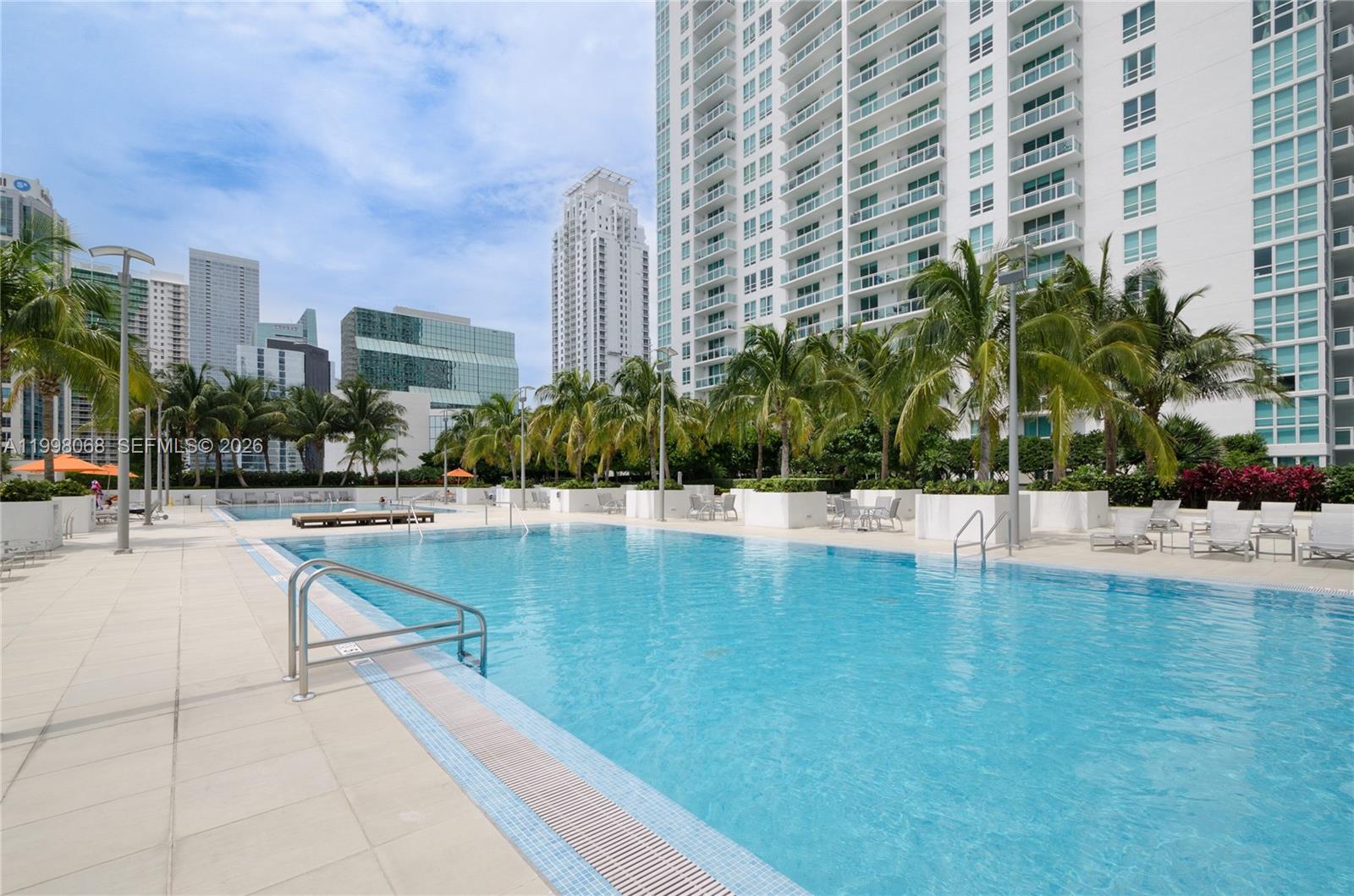 950 Brickell Bay Dr # 2304