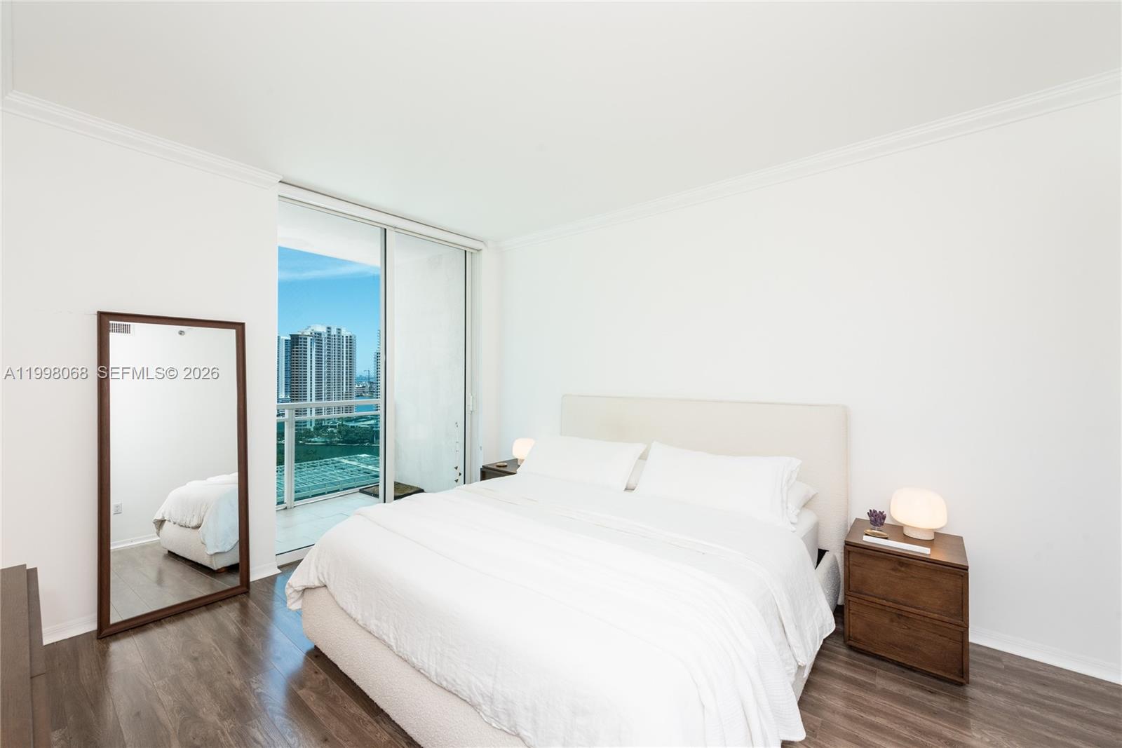 950 Brickell Bay Dr # 2304