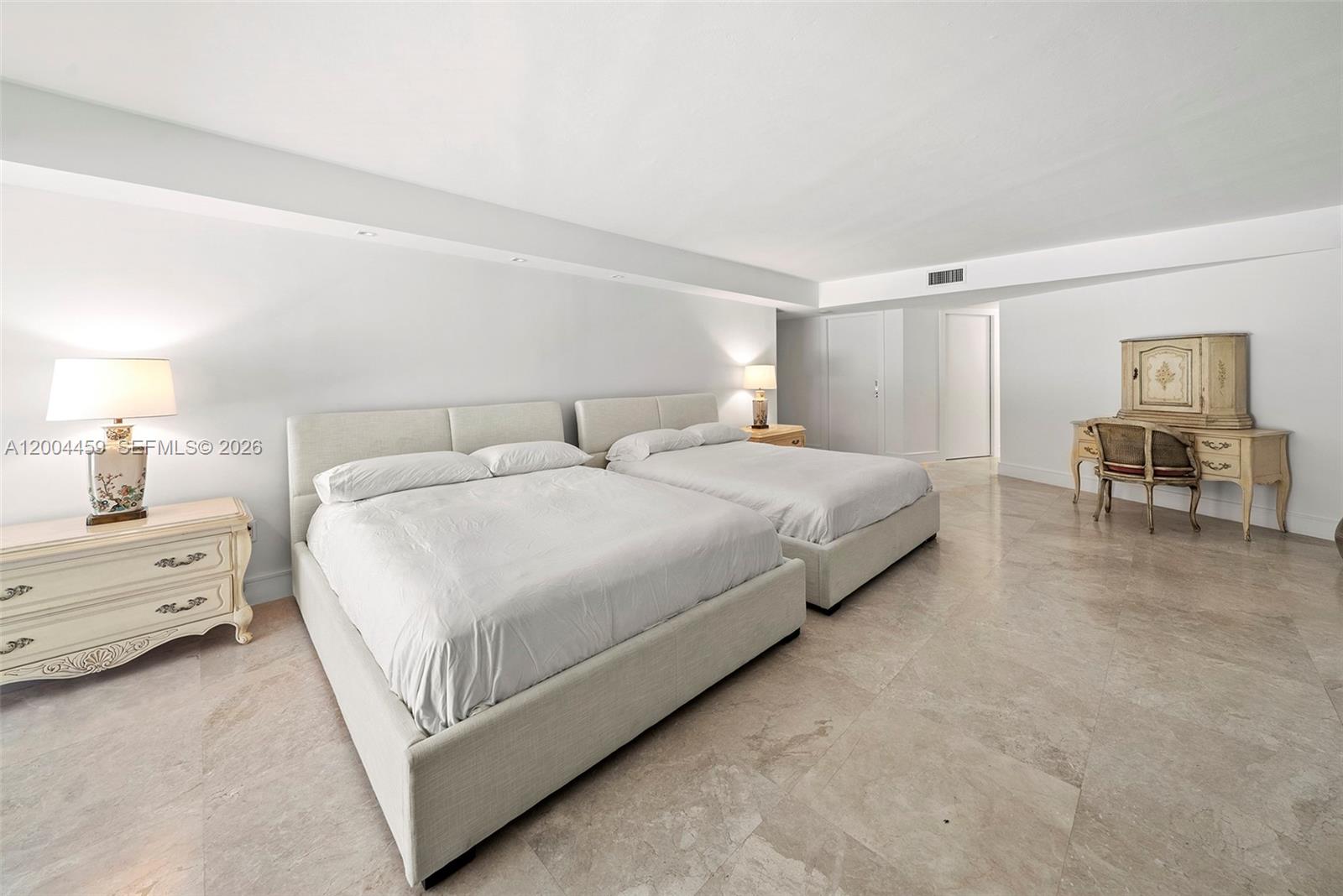 600 Grapetree Dr Unit: 3BS