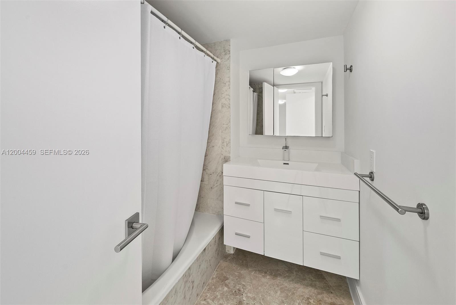 600 Grapetree Dr Unit: 3BS