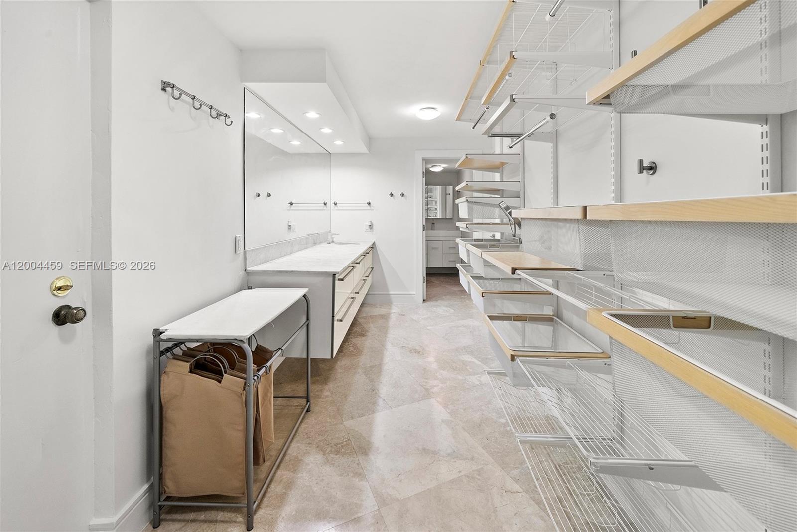 600 Grapetree Dr Unit: 3BS