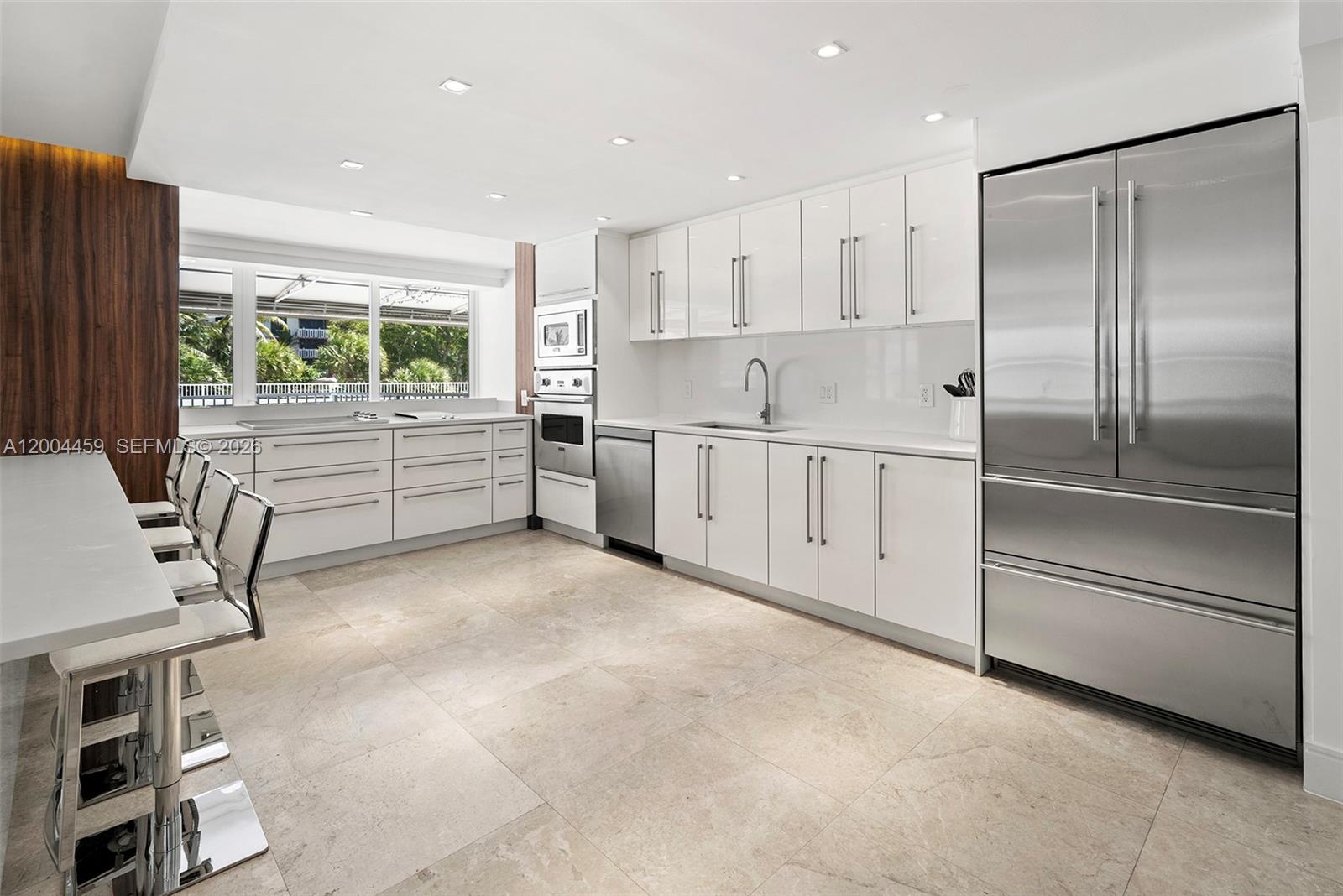 600 Grapetree Dr Unit: 3BS