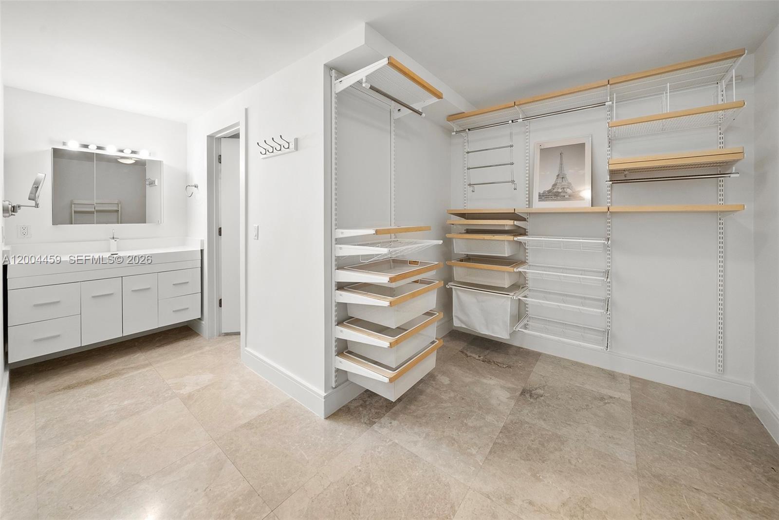 600 Grapetree Dr Unit: 3BS