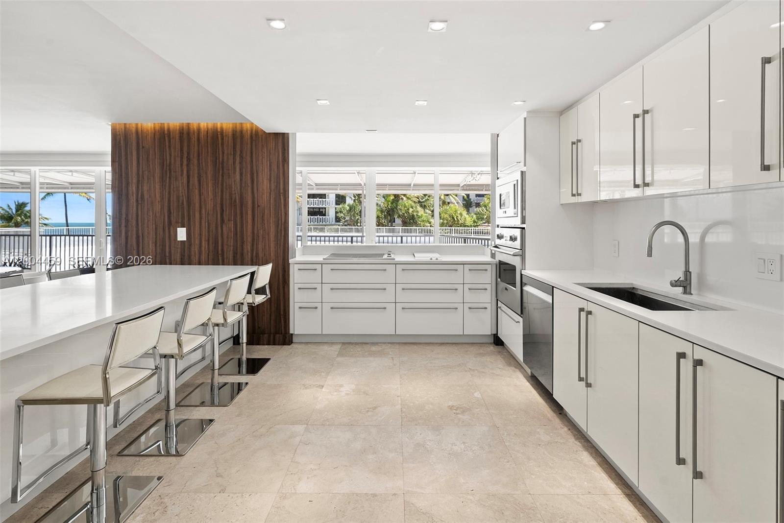 600 Grapetree Dr Unit: 3BS