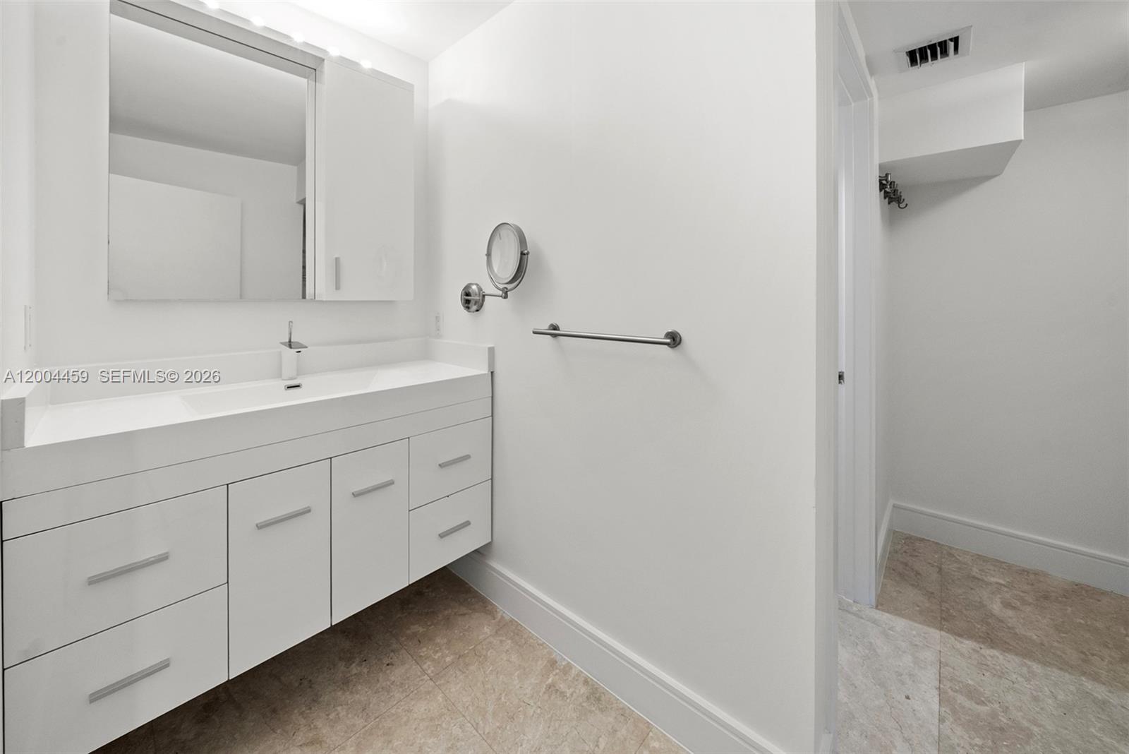 600 Grapetree Dr Unit: 3BS