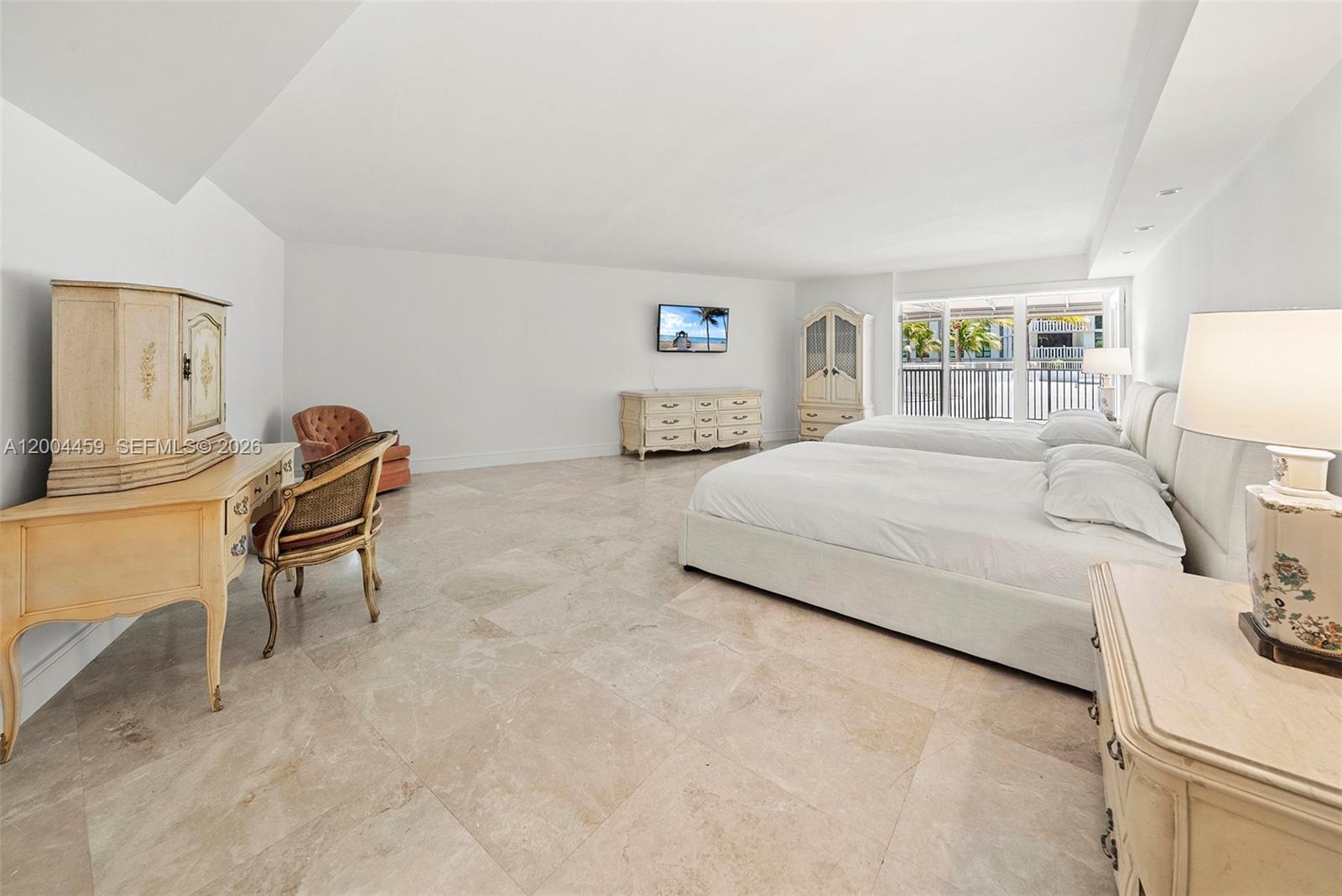 600 Grapetree Dr Unit: 3BS