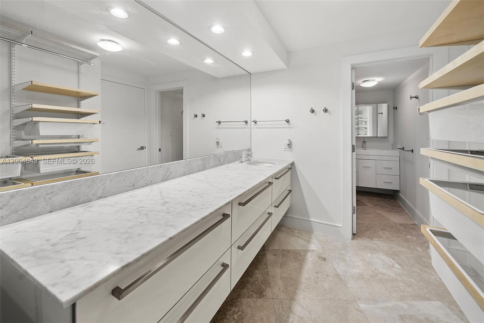600 Grapetree Dr Unit: 3BS