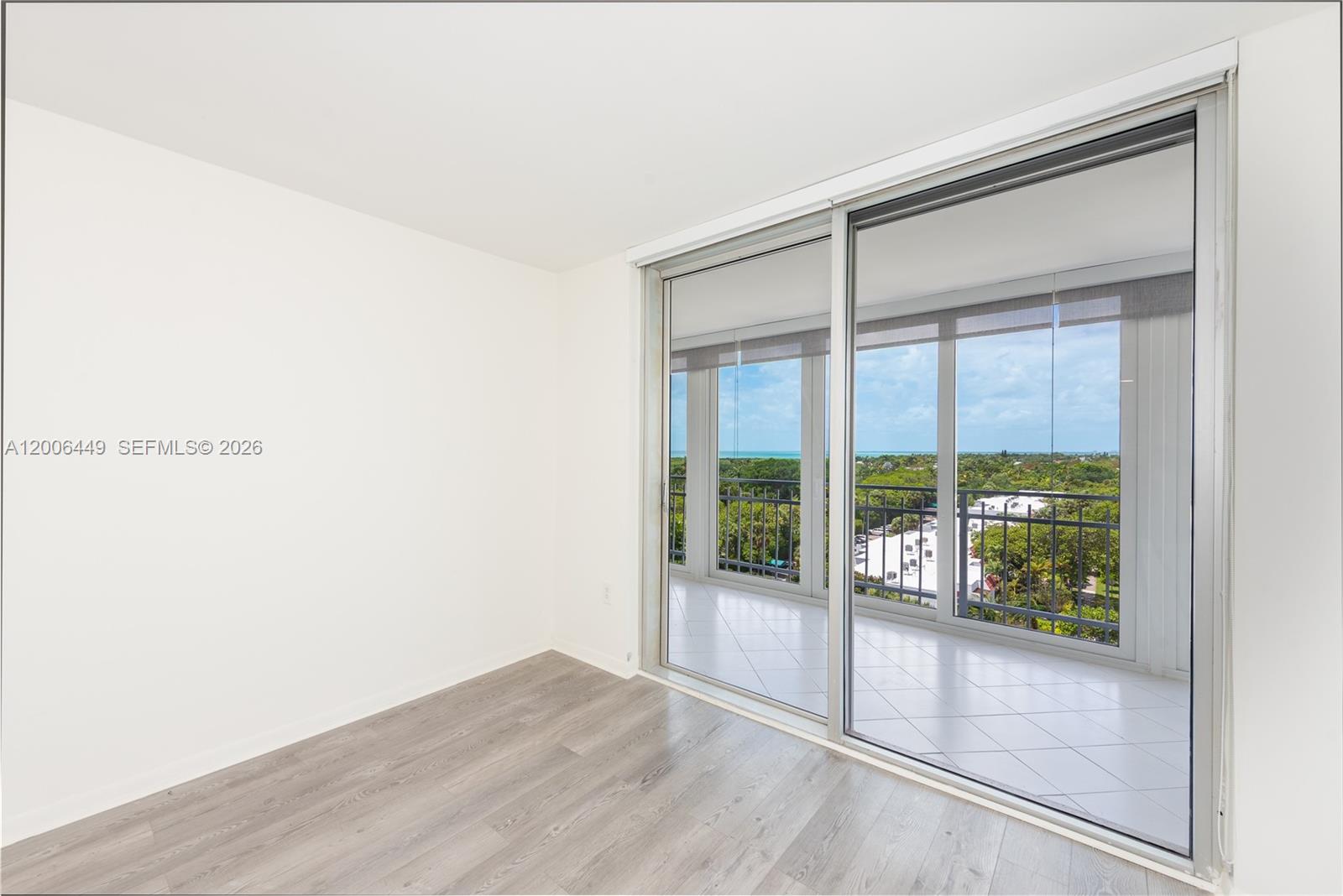 600 Grapetree Dr Unit: 8FS