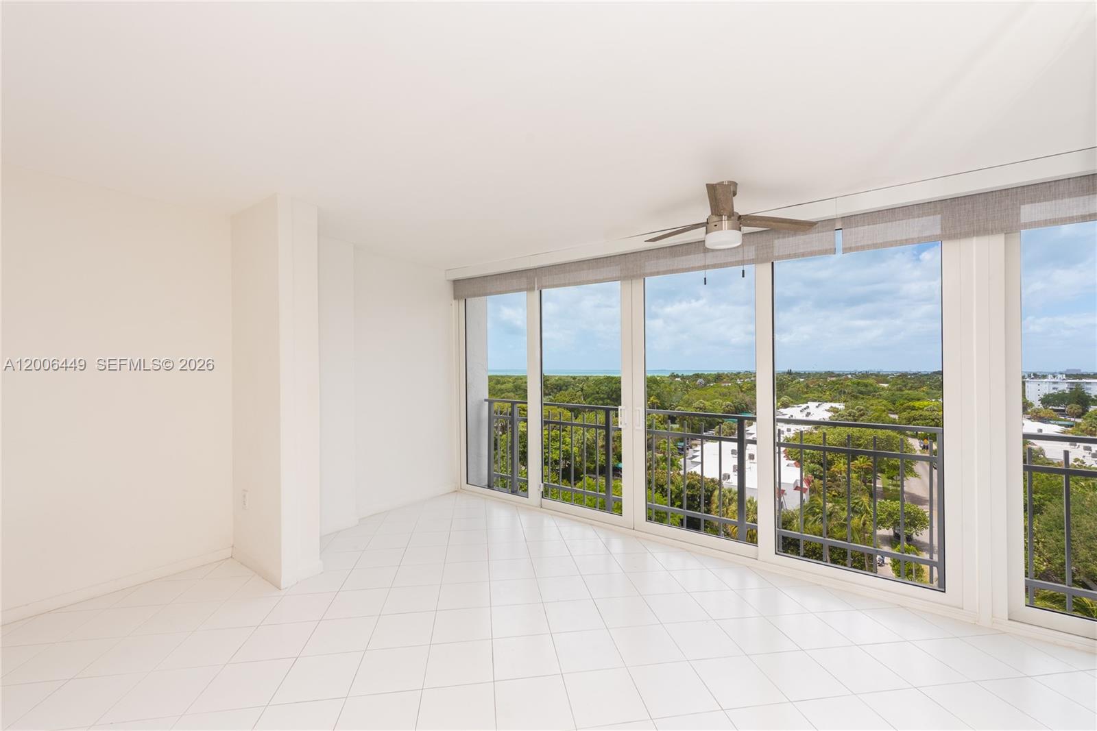 600 Grapetree Dr Unit: 8FS