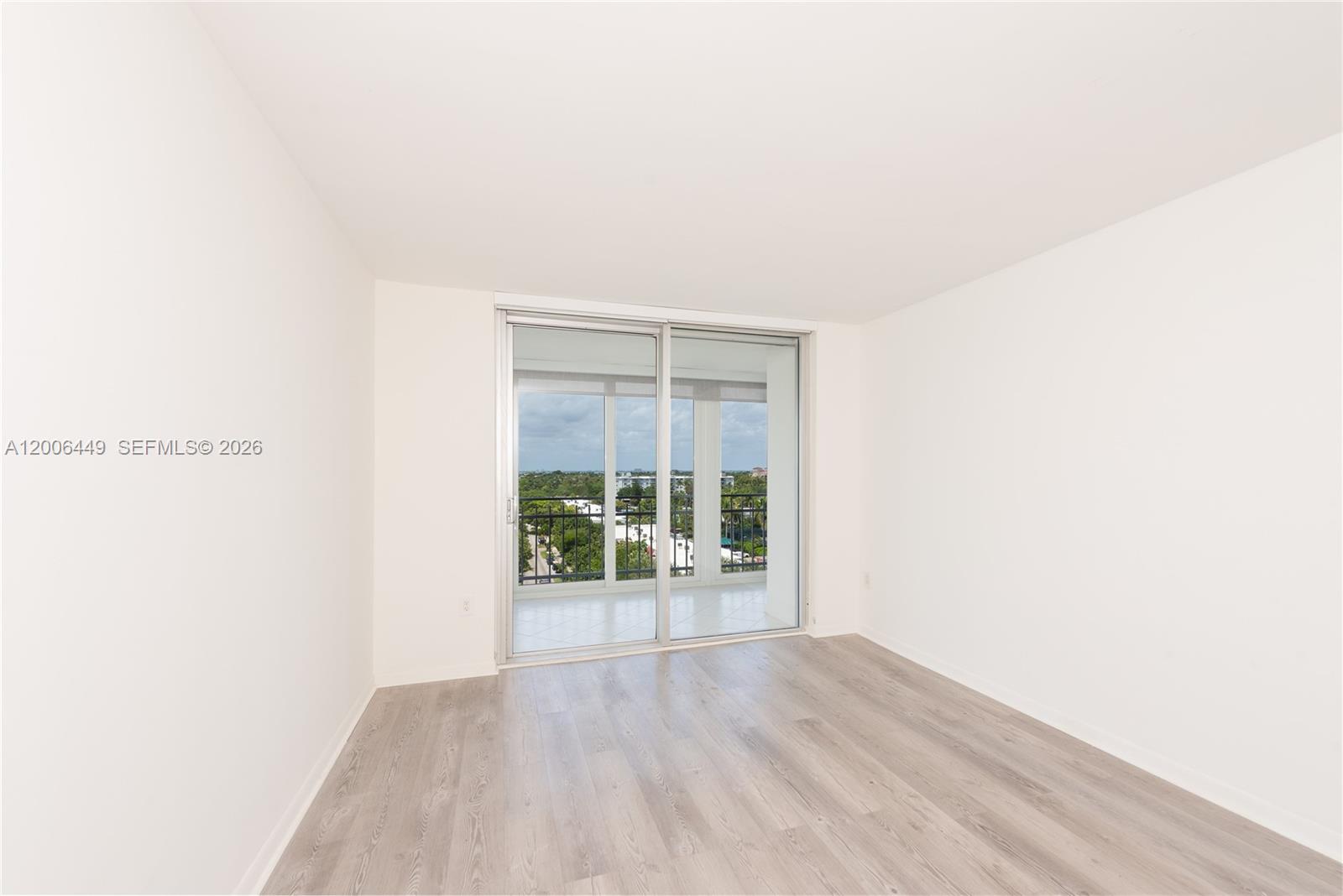 600 Grapetree Dr Unit: 8FS