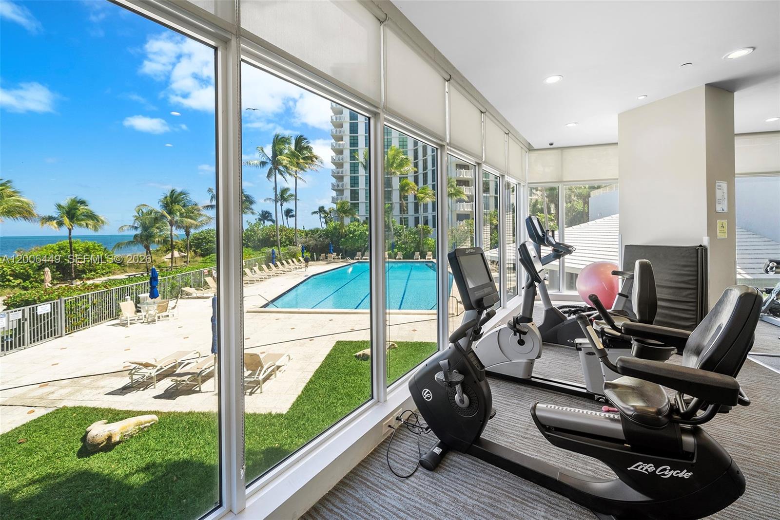 600 Grapetree Dr Unit: 8FS