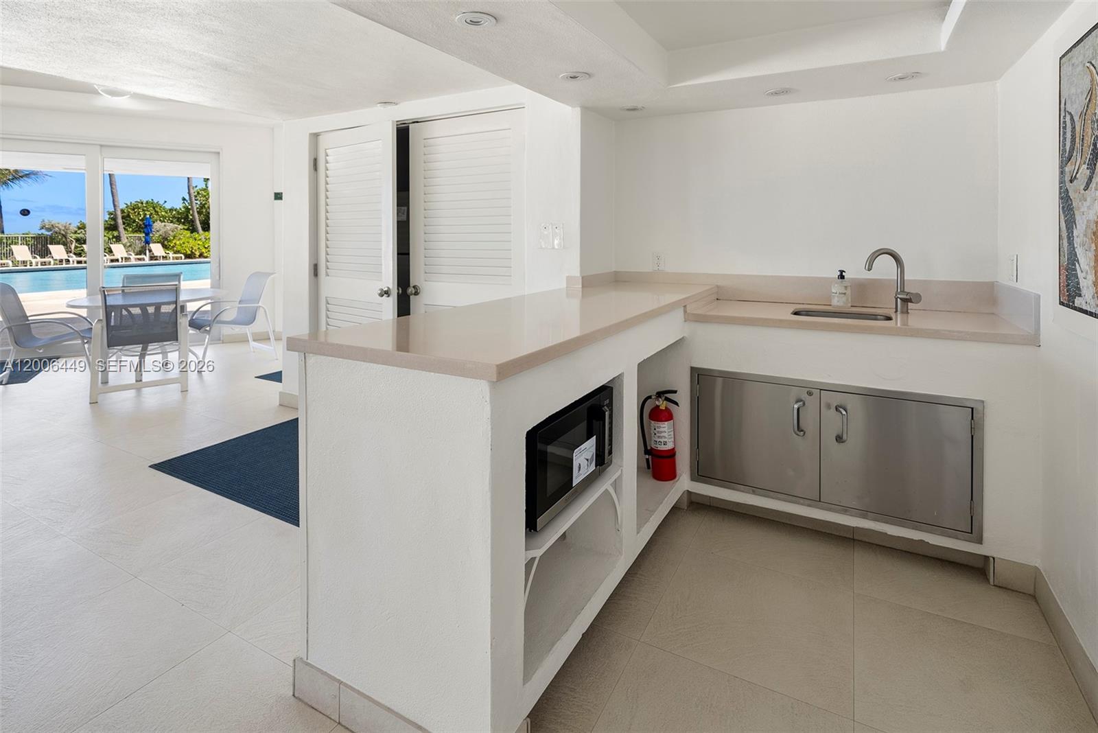 600 Grapetree Dr Unit: 8FS