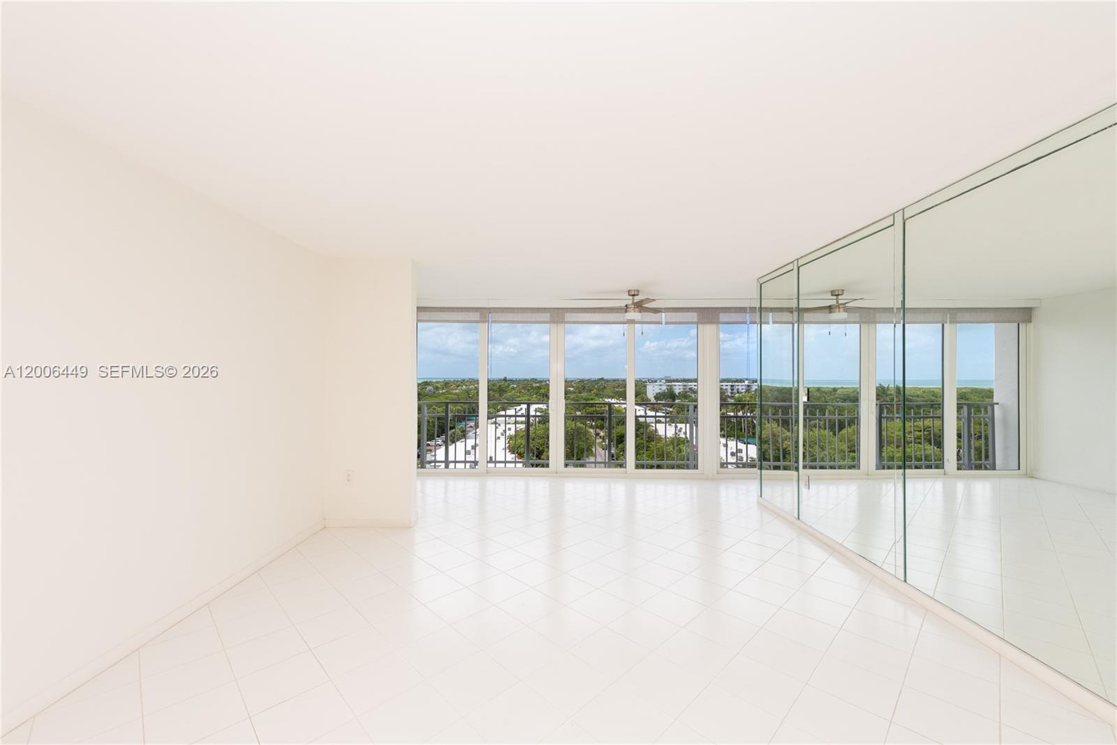 600 Grapetree Dr Unit: 8FS