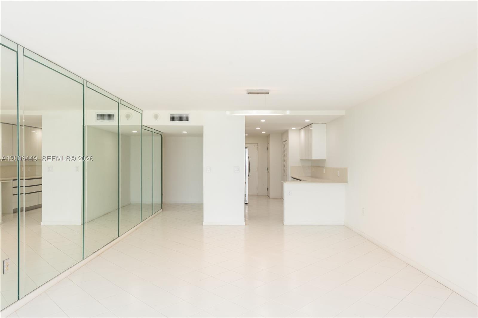 600 Grapetree Dr Unit: 8FS