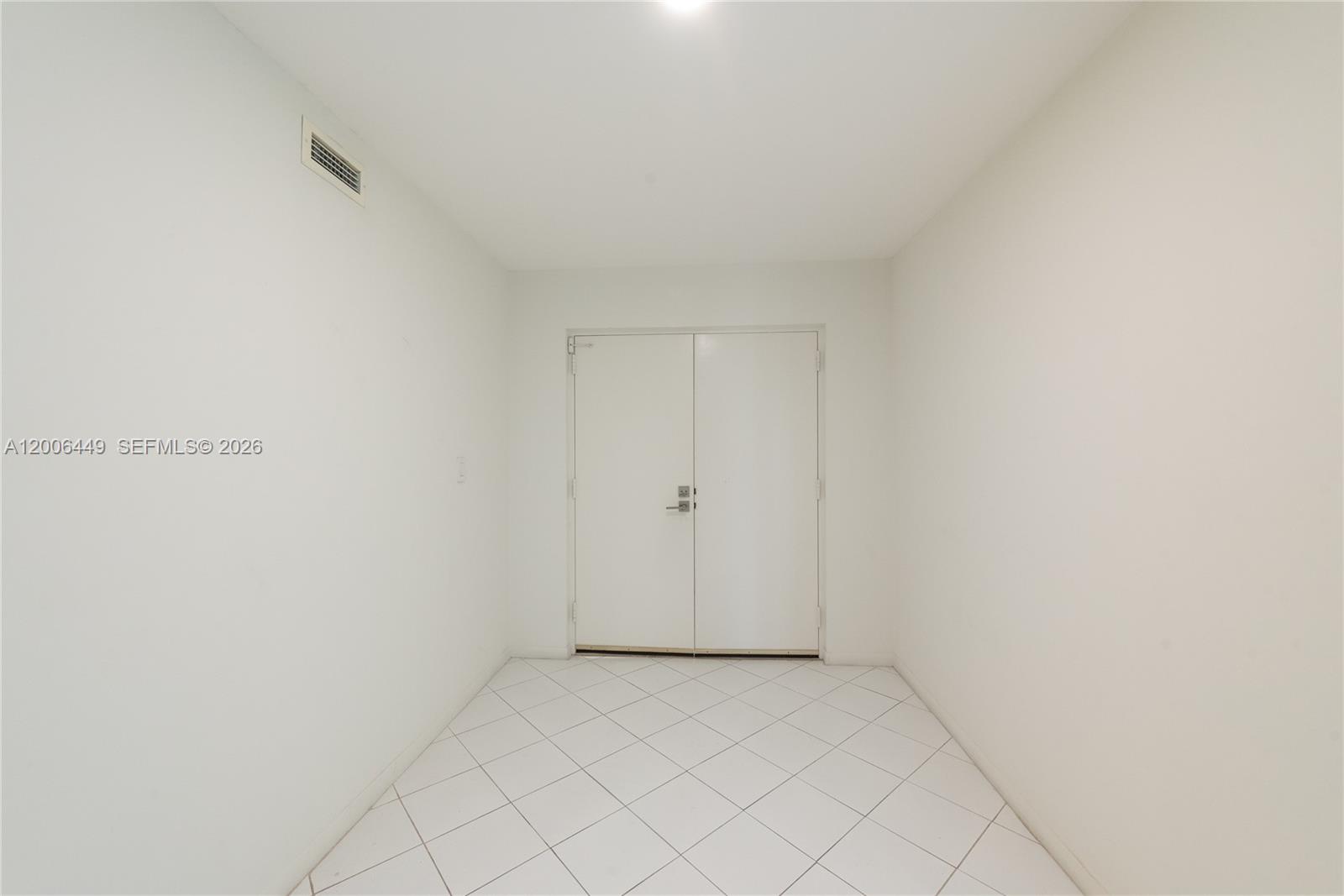 600 Grapetree Dr Unit: 8FS