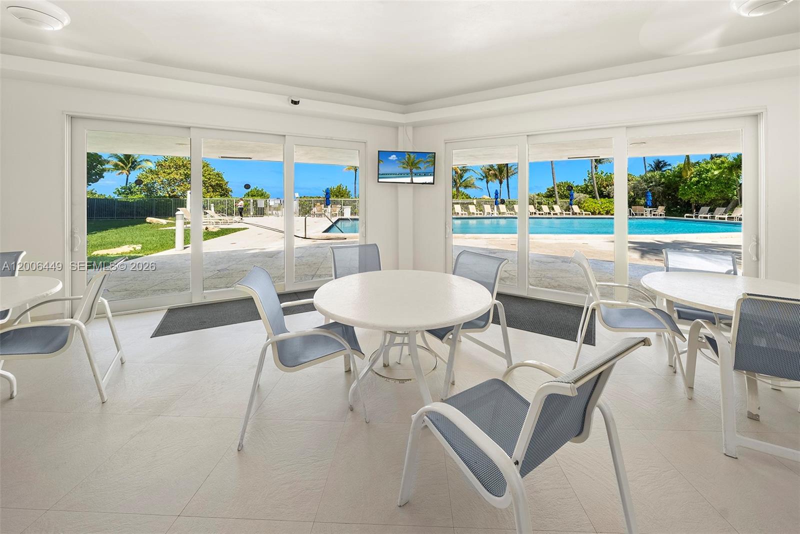 600 Grapetree Dr Unit: 8FS