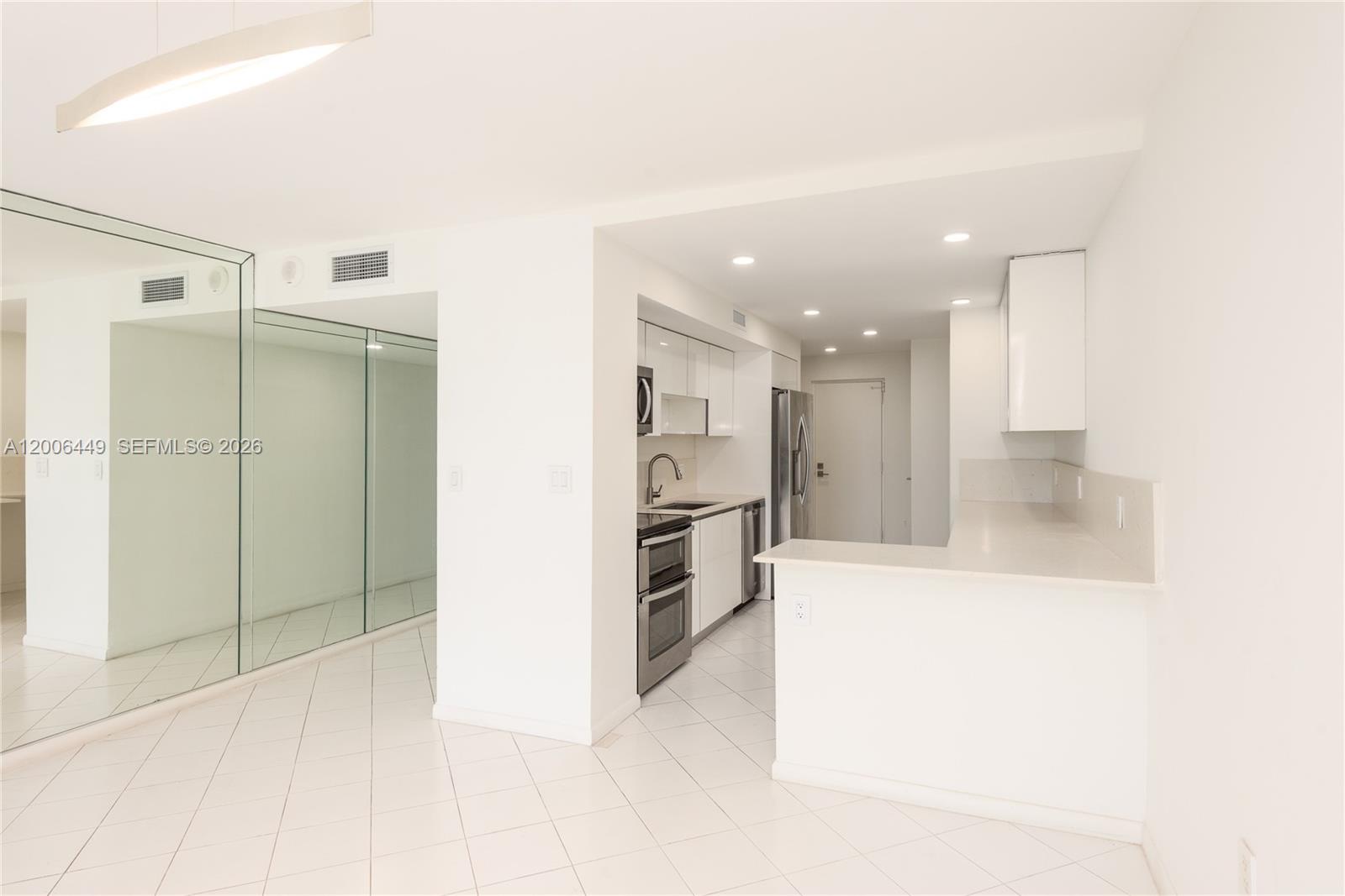 600 Grapetree Dr Unit: 8FS
