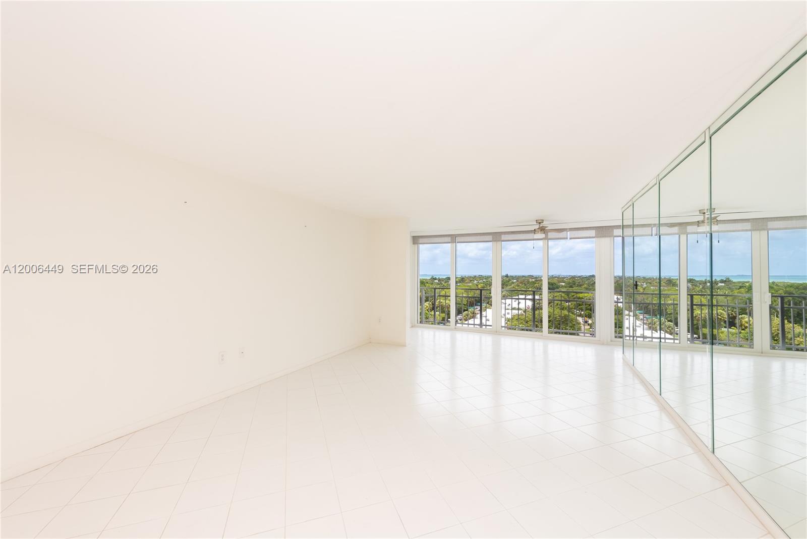 600 Grapetree Dr Unit: 8FS