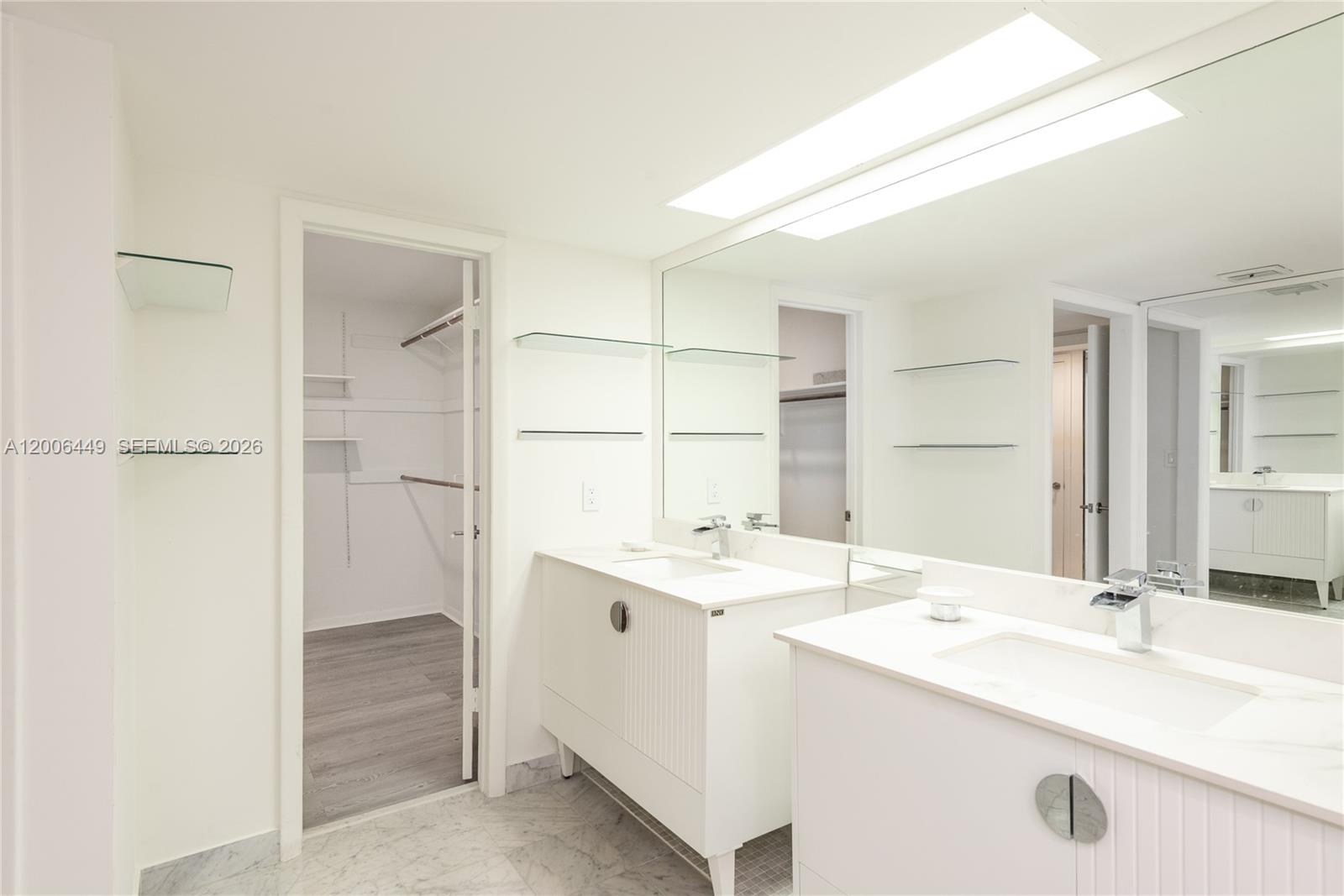 600 Grapetree Dr Unit: 8FS