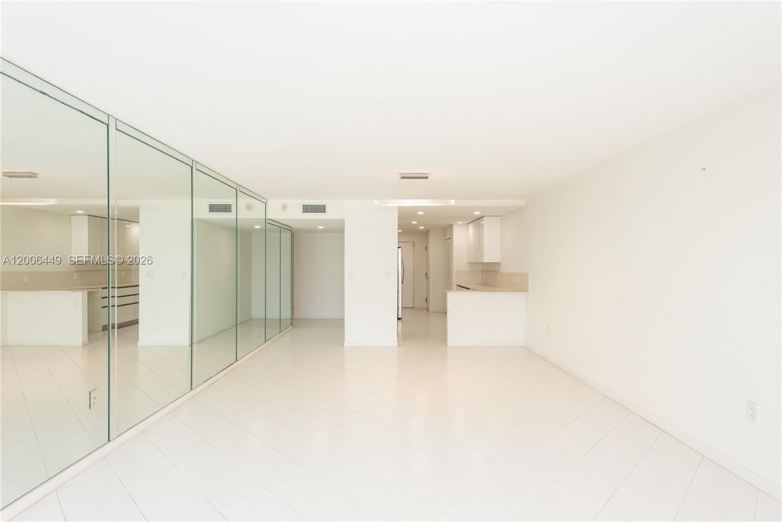 600 Grapetree Dr Unit: 8FS