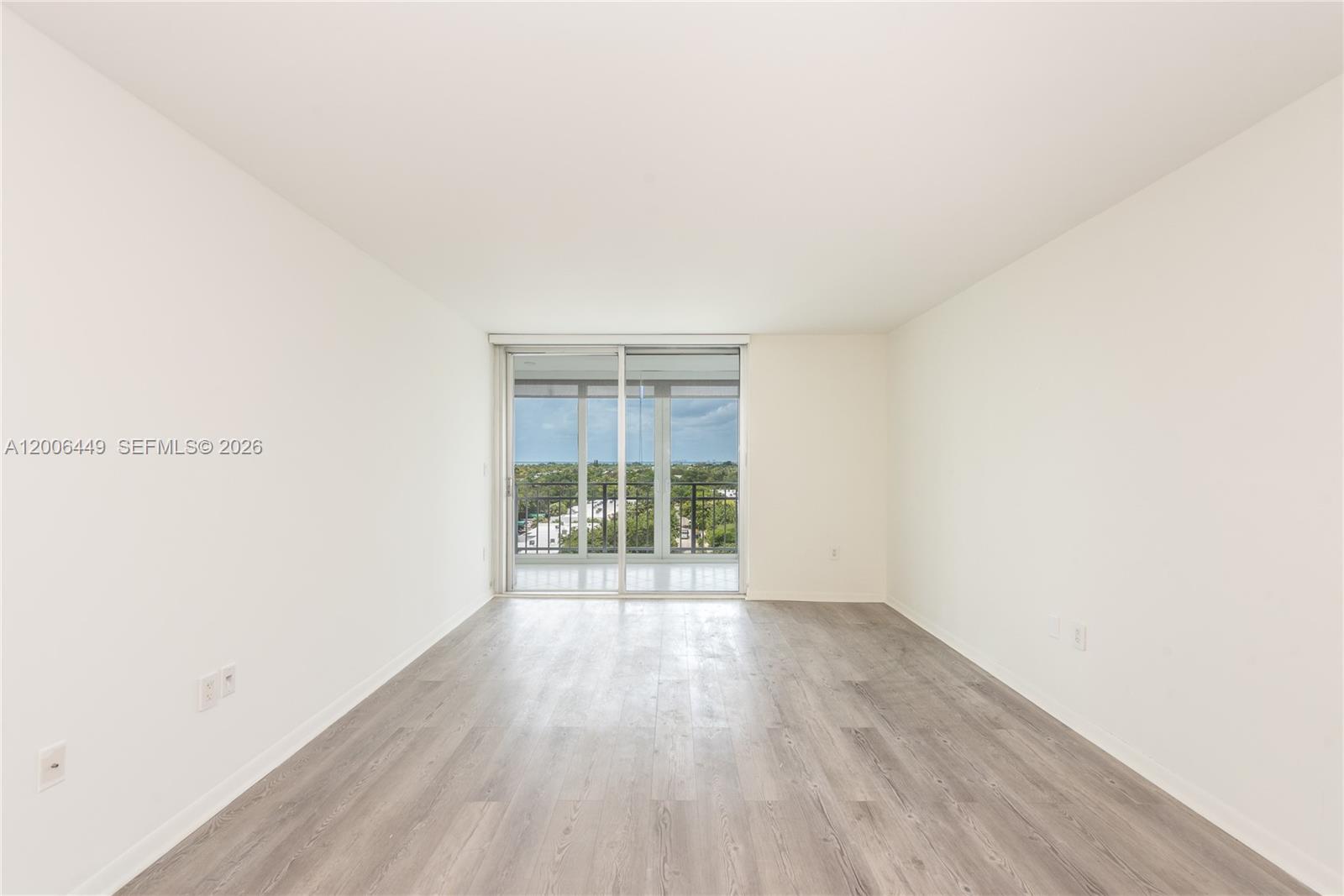 600 Grapetree Dr Unit: 8FS
