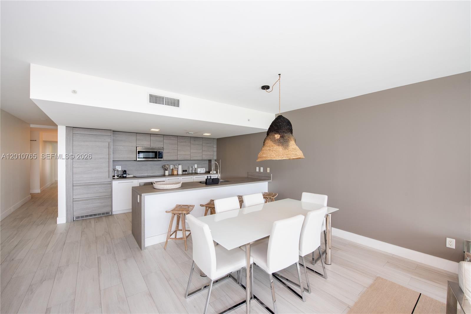 400 Sunny Isles Blvd # 1518