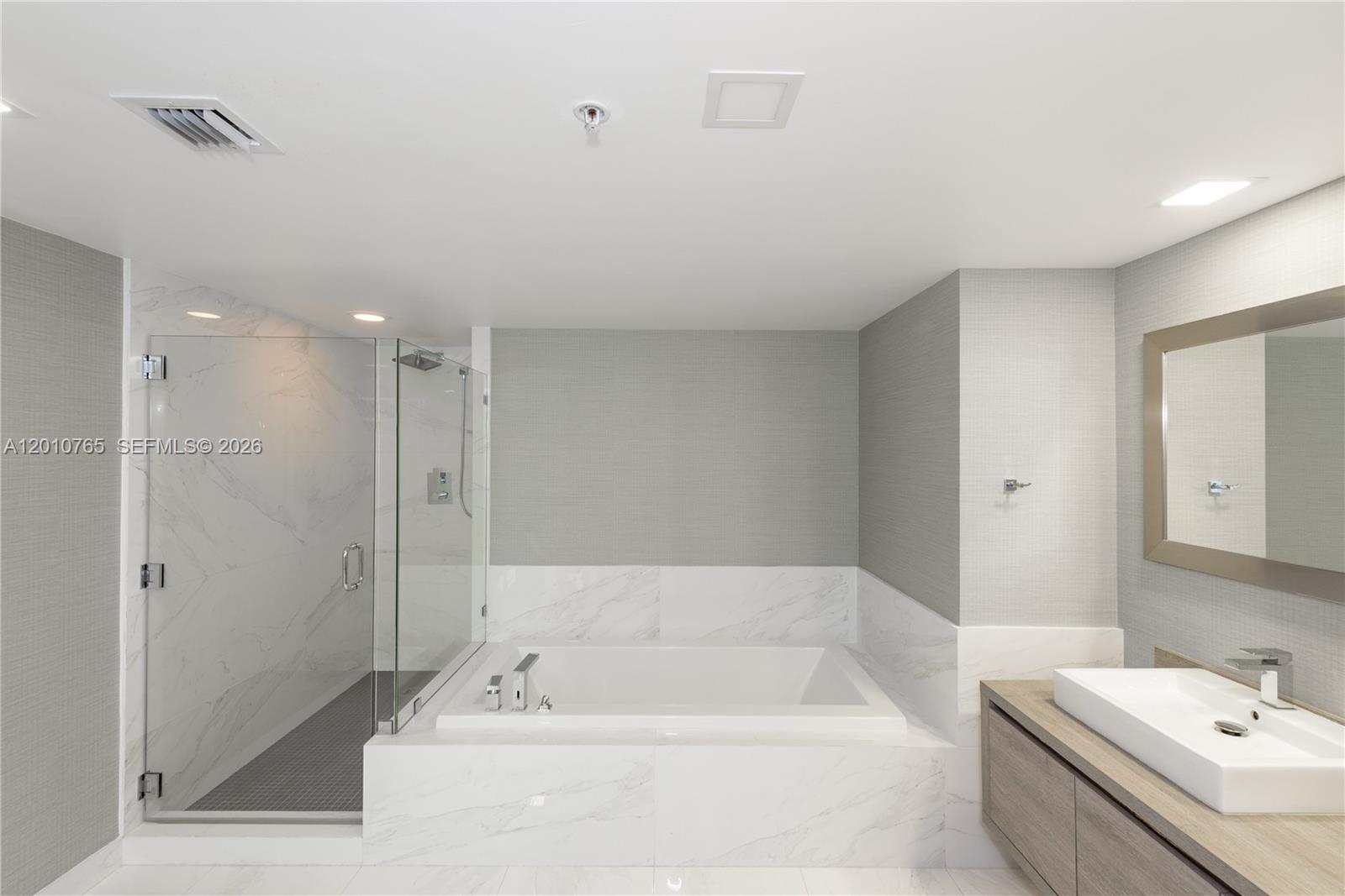 400 Sunny Isles Blvd # 1518