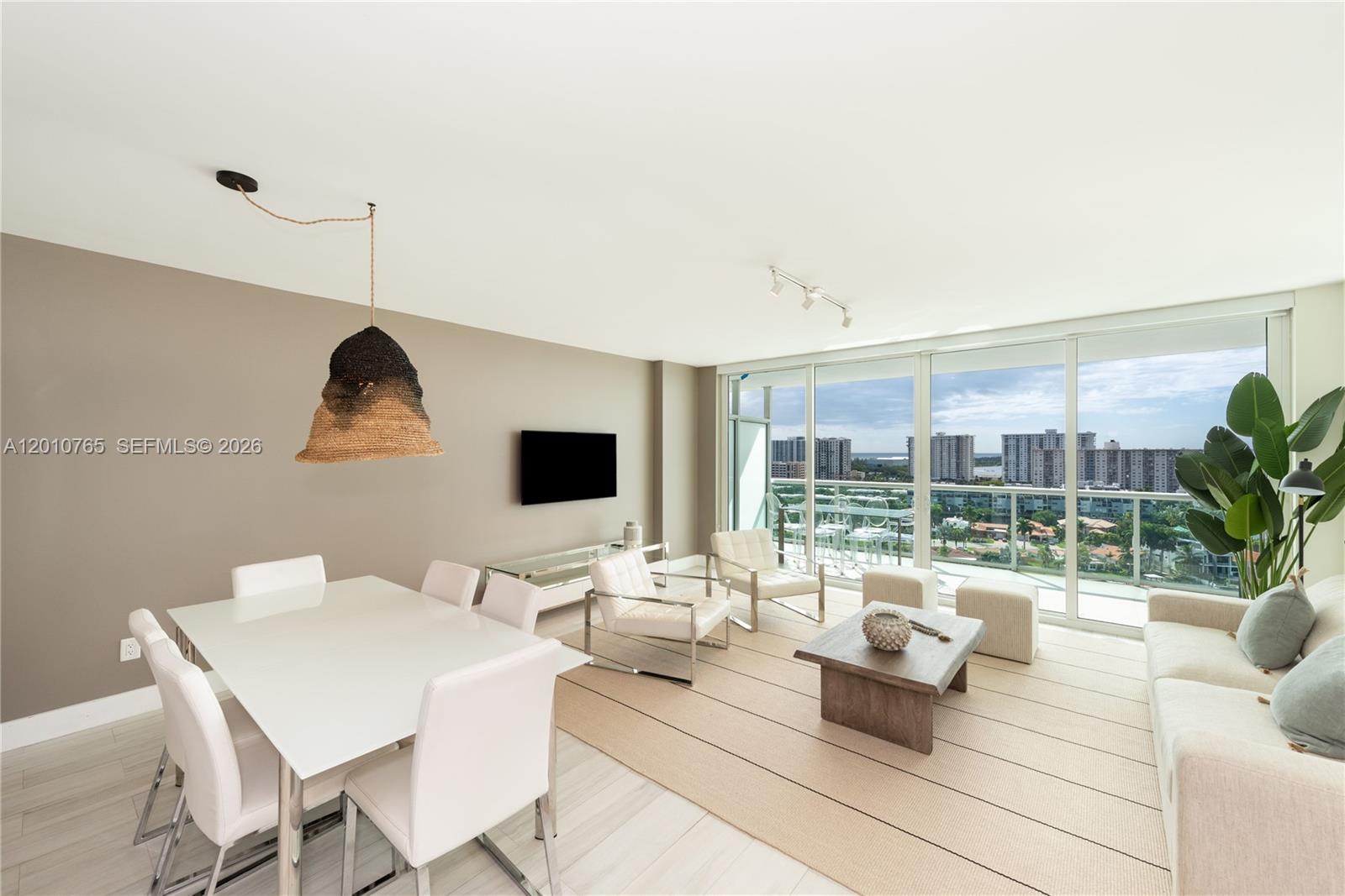 400 Sunny Isles Blvd # 1518