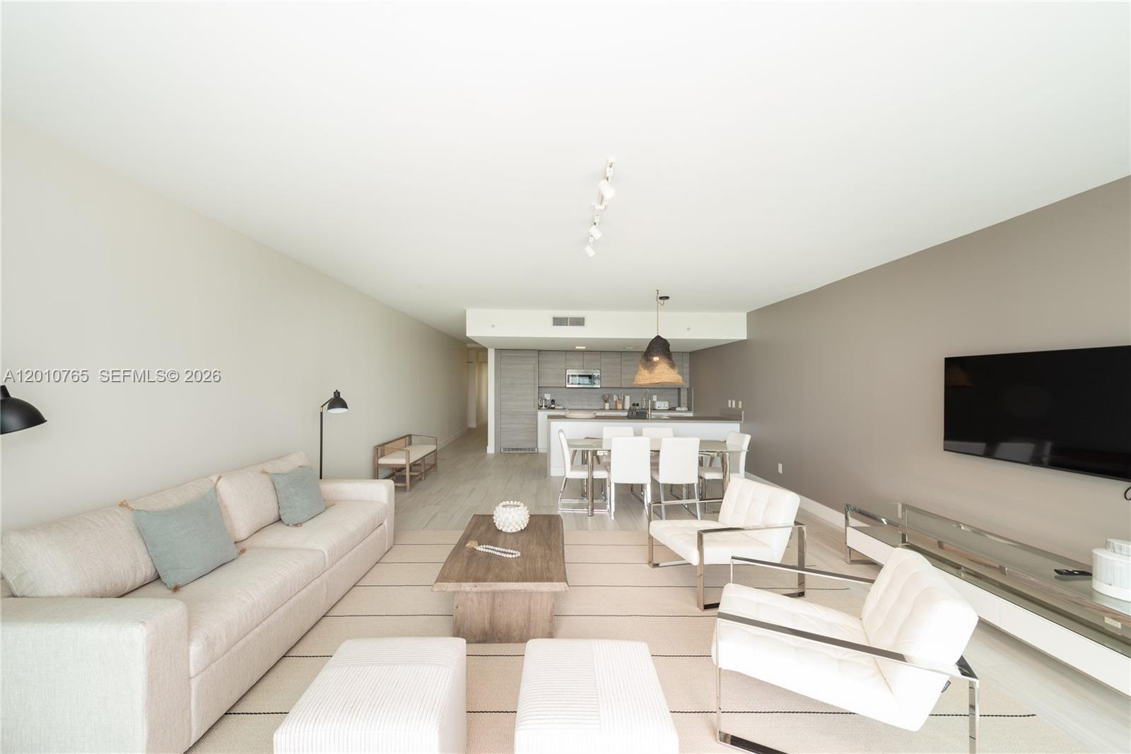400 Sunny Isles Blvd # 1518