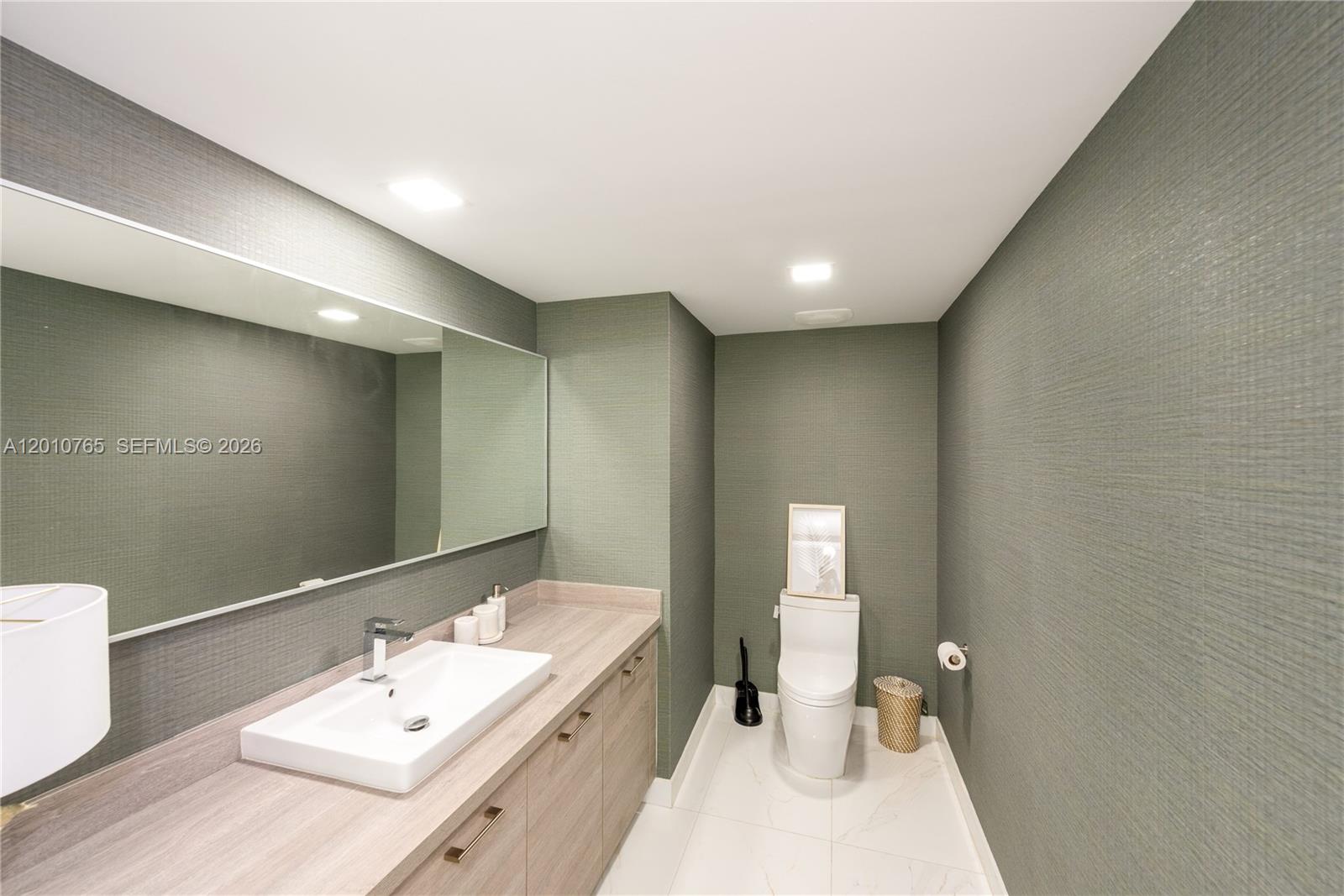 400 Sunny Isles Blvd # 1518