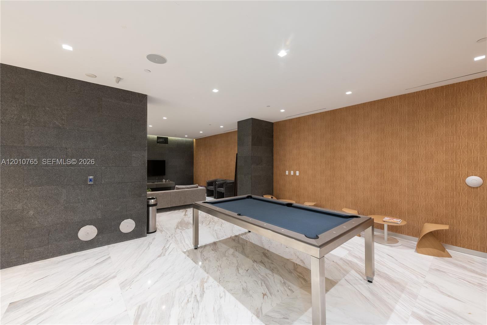400 Sunny Isles Blvd # 1518