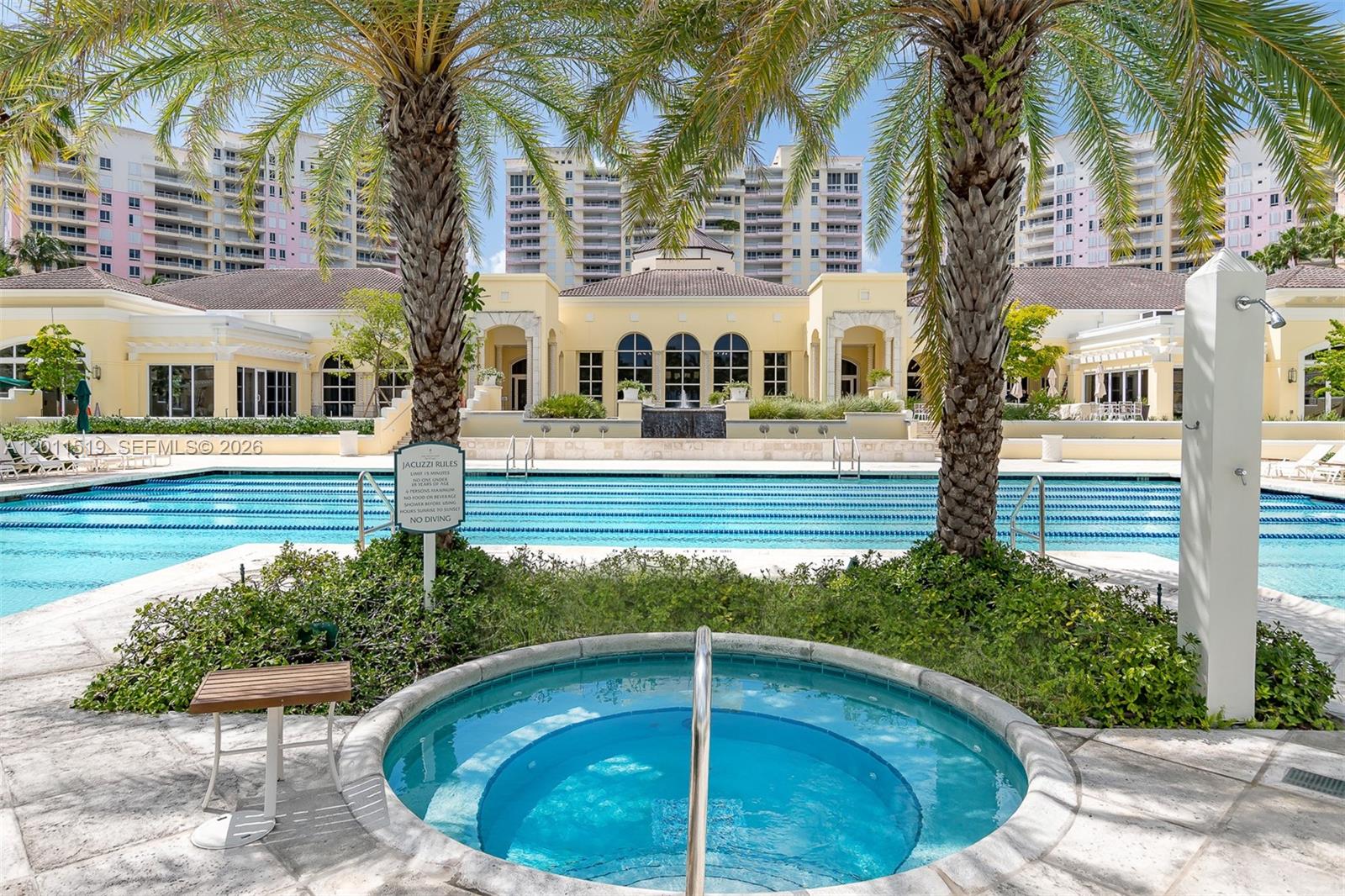 705 Crandon Blvd # 506