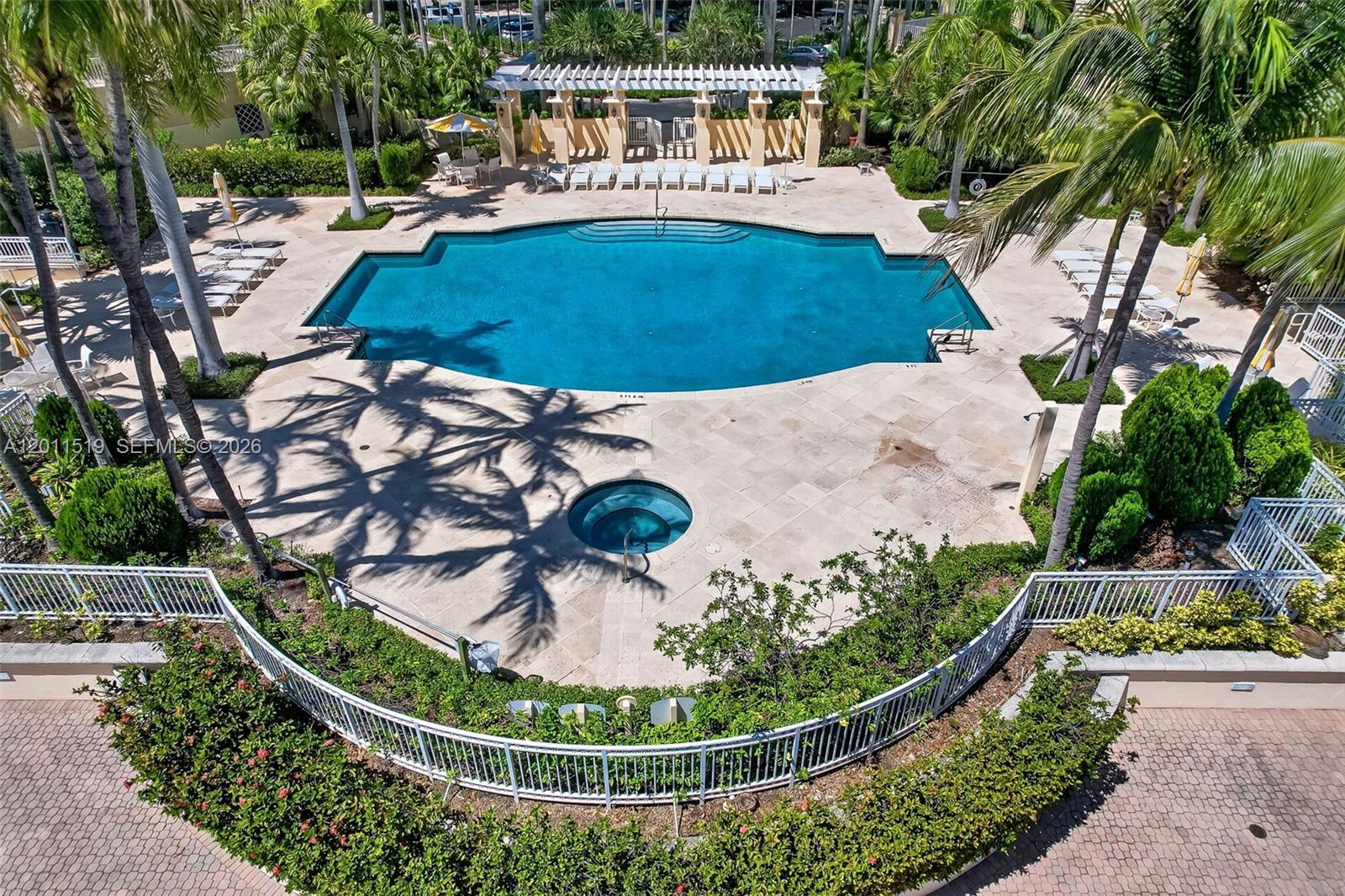 705 Crandon Blvd # 506