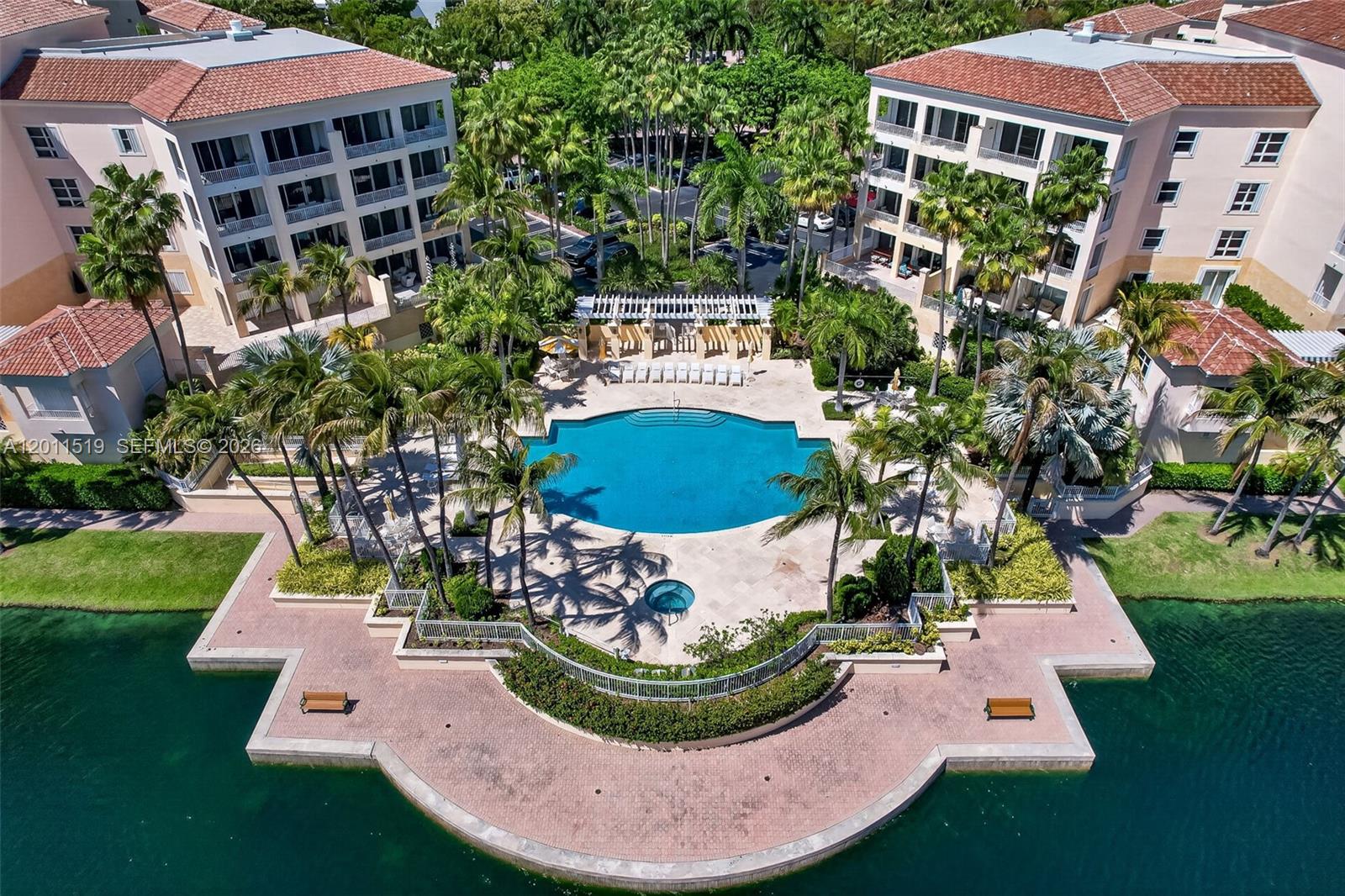 705 Crandon Blvd # 506