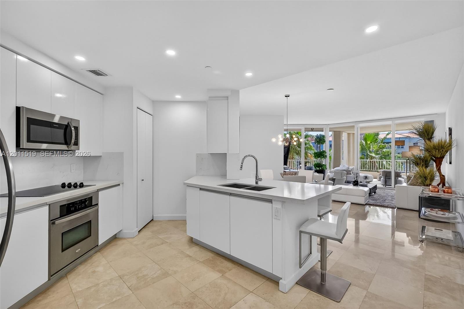 705 Crandon Blvd # 506