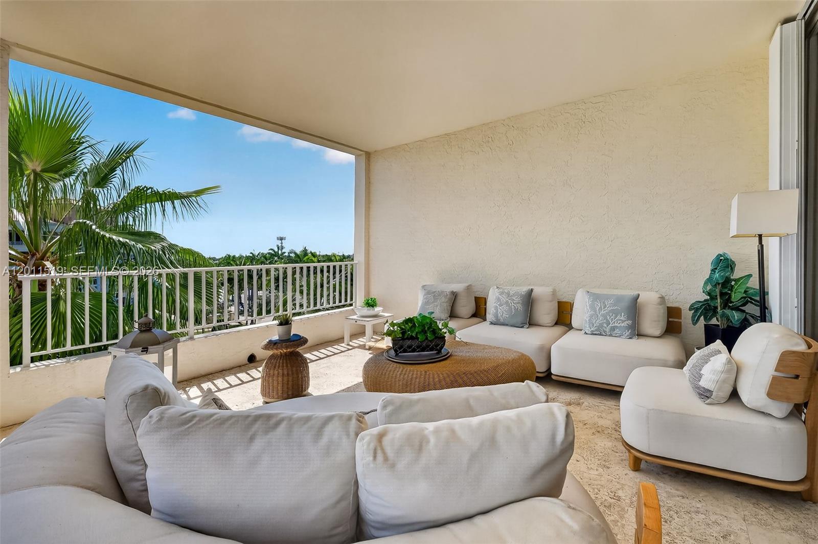 705 Crandon Blvd # 506