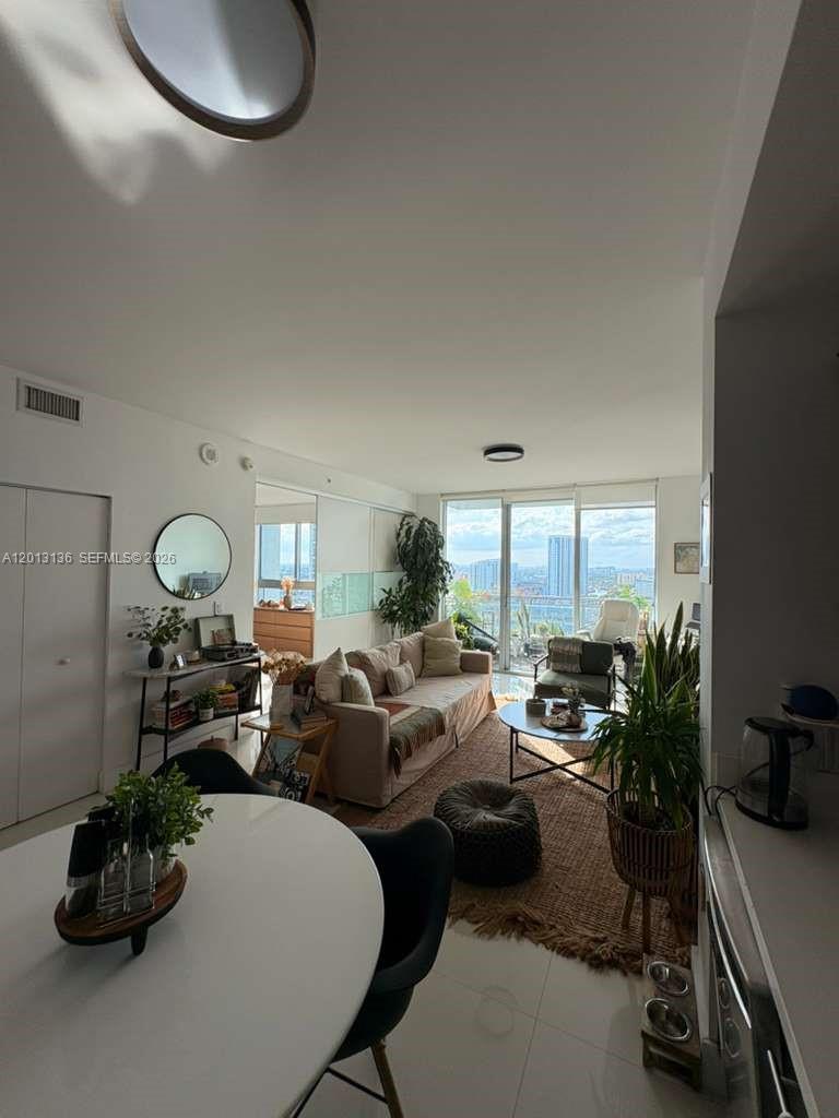 90 SW 3rd St # 2106