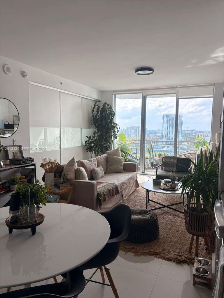 90 SW 3rd St # 2106